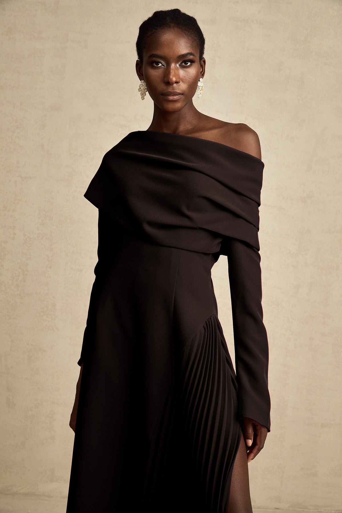 Valentine high-slit pleated maxi dress in Black