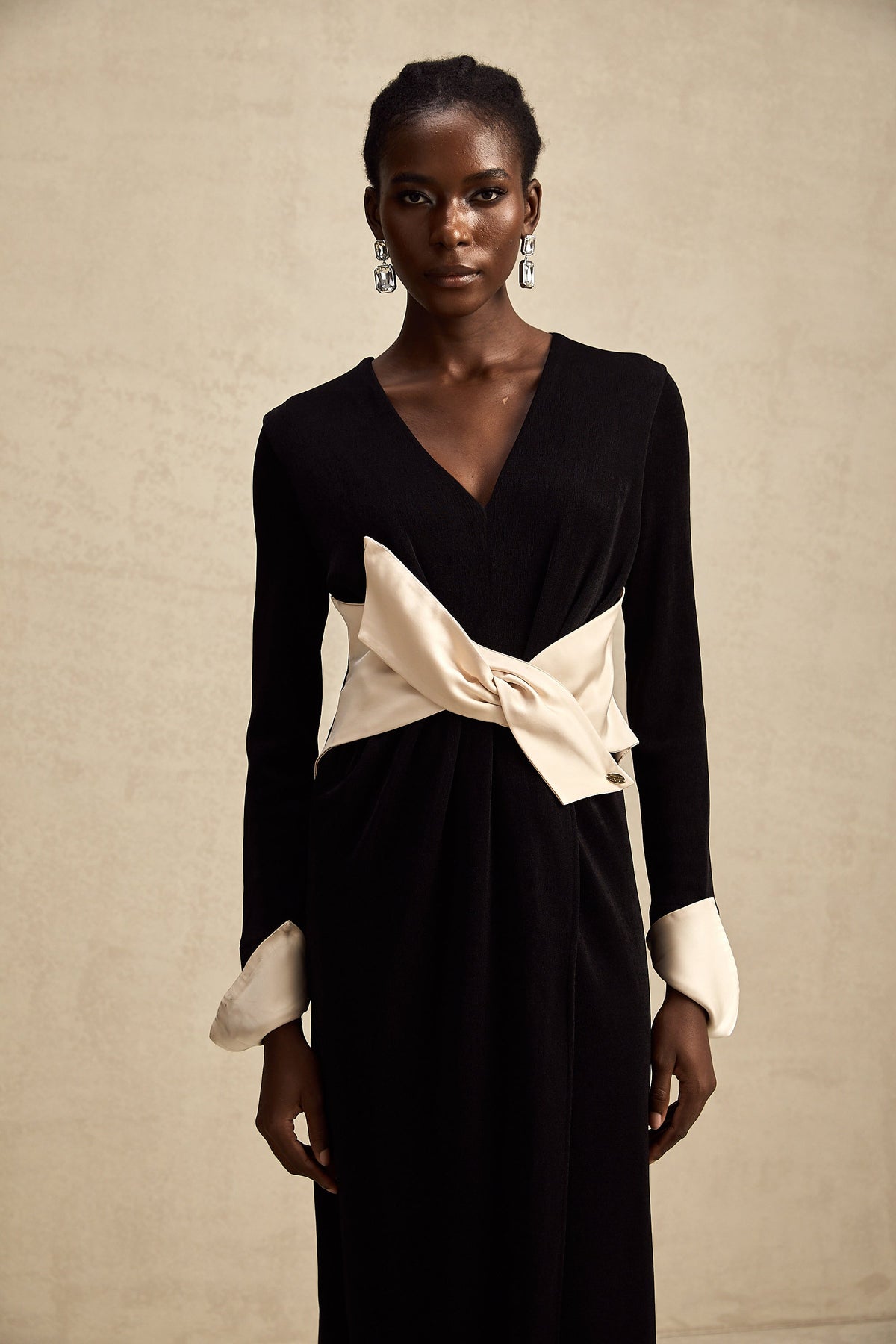 Karine contrast-color bowknot v-neck maxi dress (Final Sale-US Only)