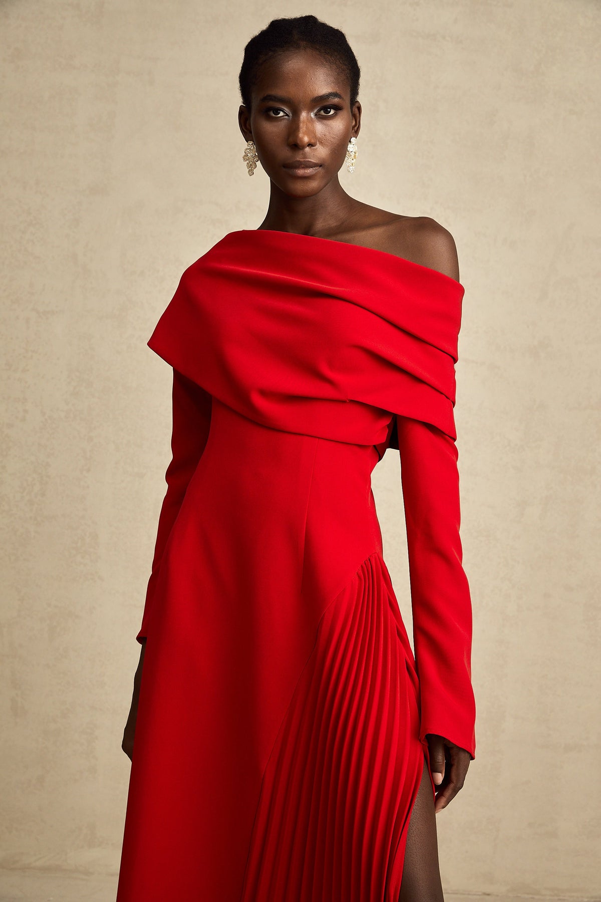 Valentine high-slit pleated maxi dress in Red