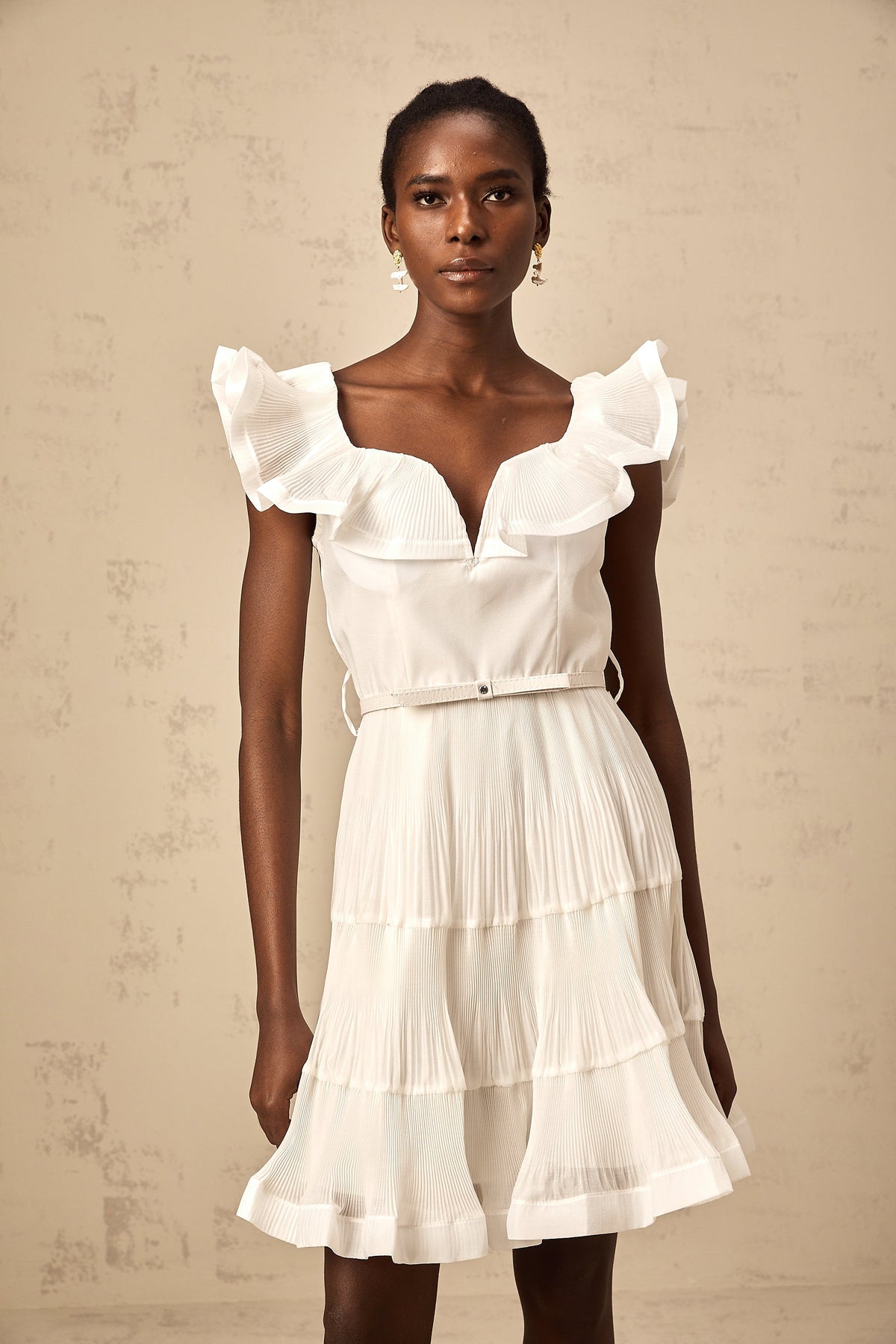 Éliane white frilled neckline pleated mini dress