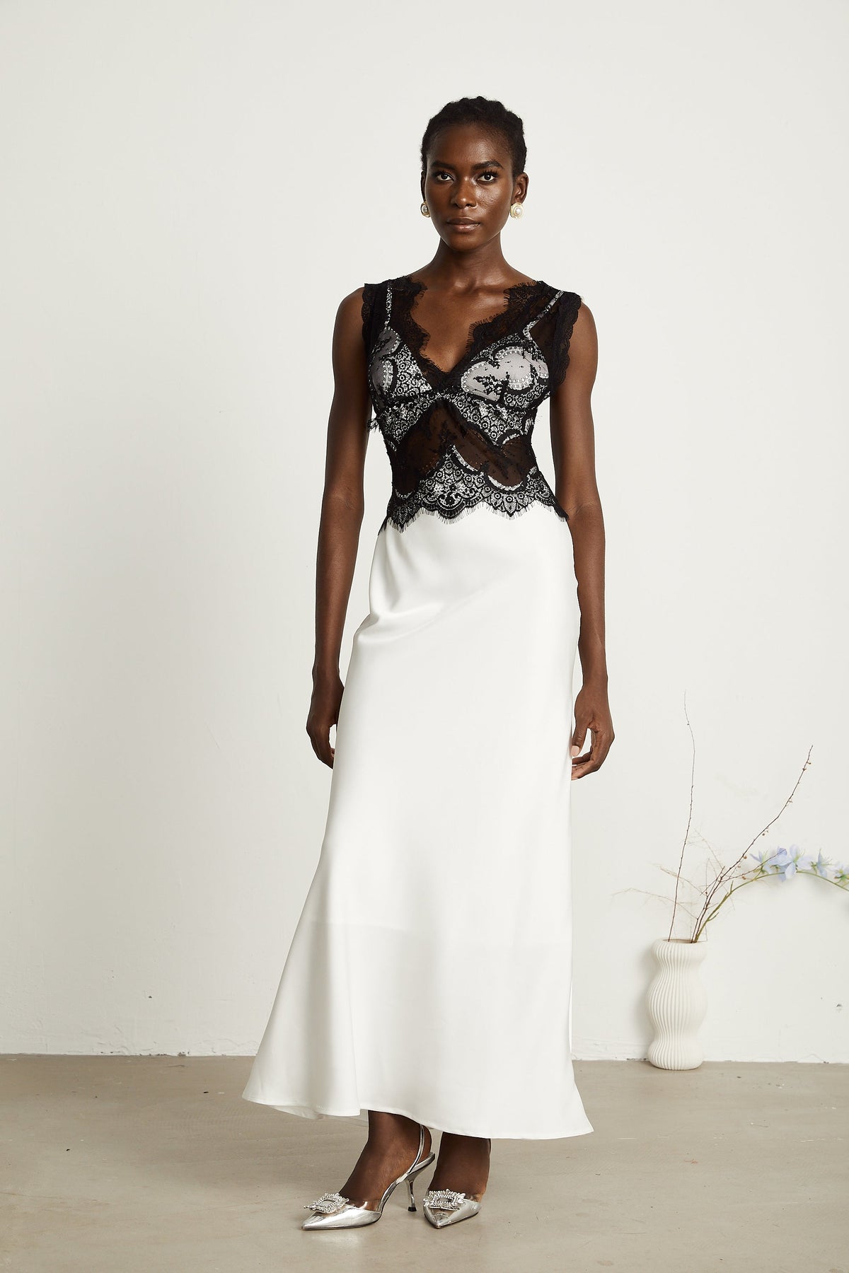 Éléonore Two Tone Lace Detail Maxi Dress (Final Sale-US Only)