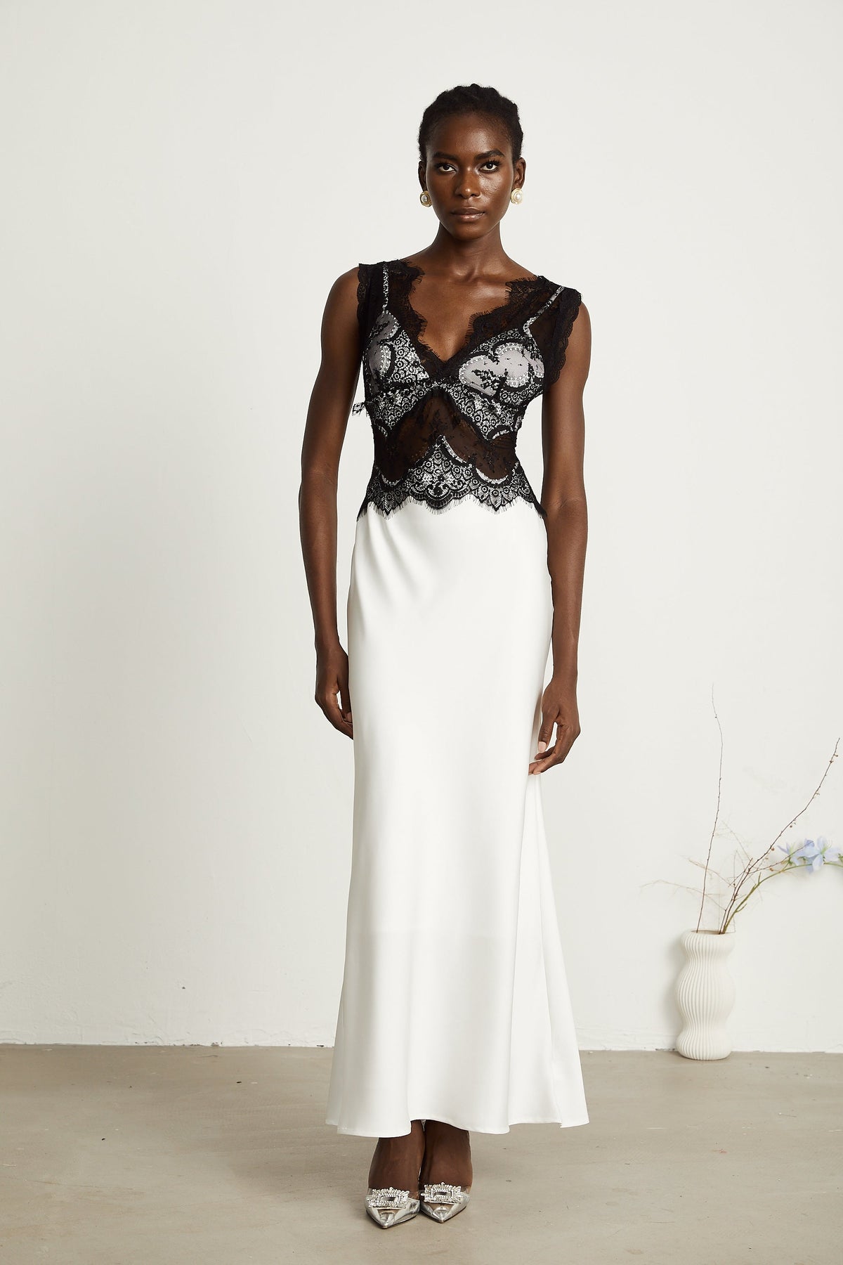 Éléonore contrast-color lace-detail maxi dress - White