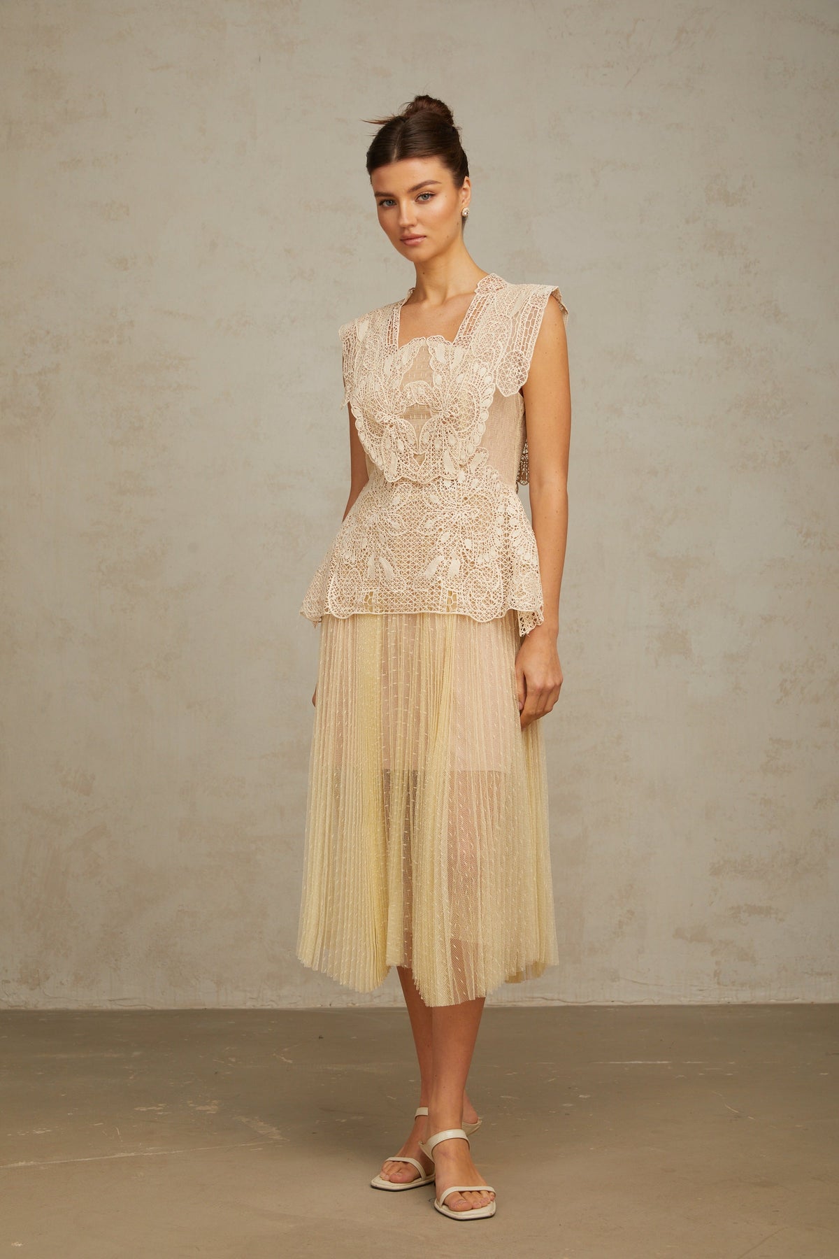 Céleste floral-lace-panelling tulle midi dress in Neutrals