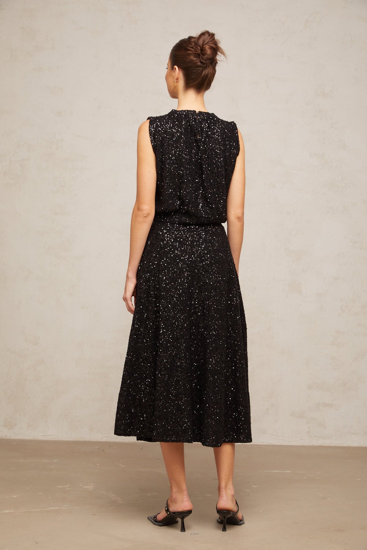 Ulrique black sequined knit vest & skirt matching set