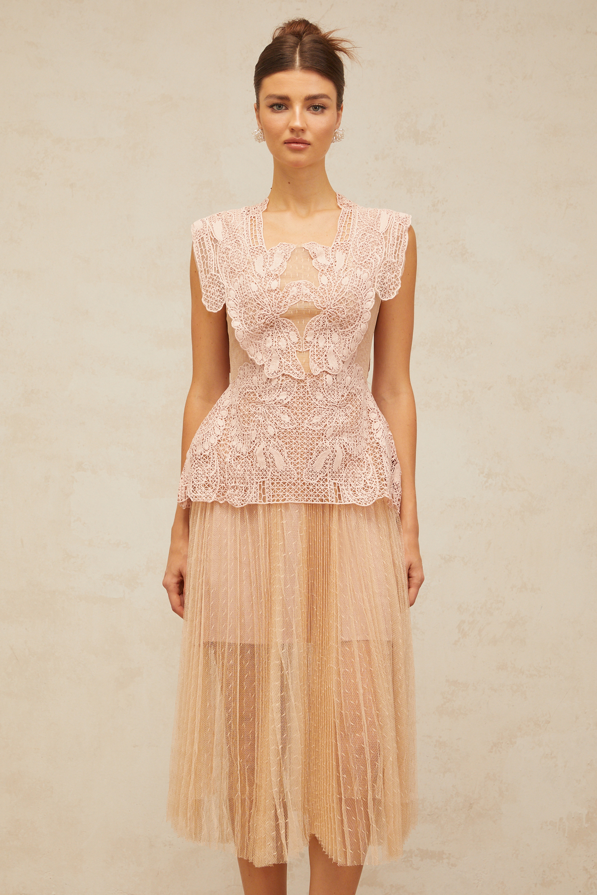 Céleste floral-lace-panelling tulle midi dress in Pink