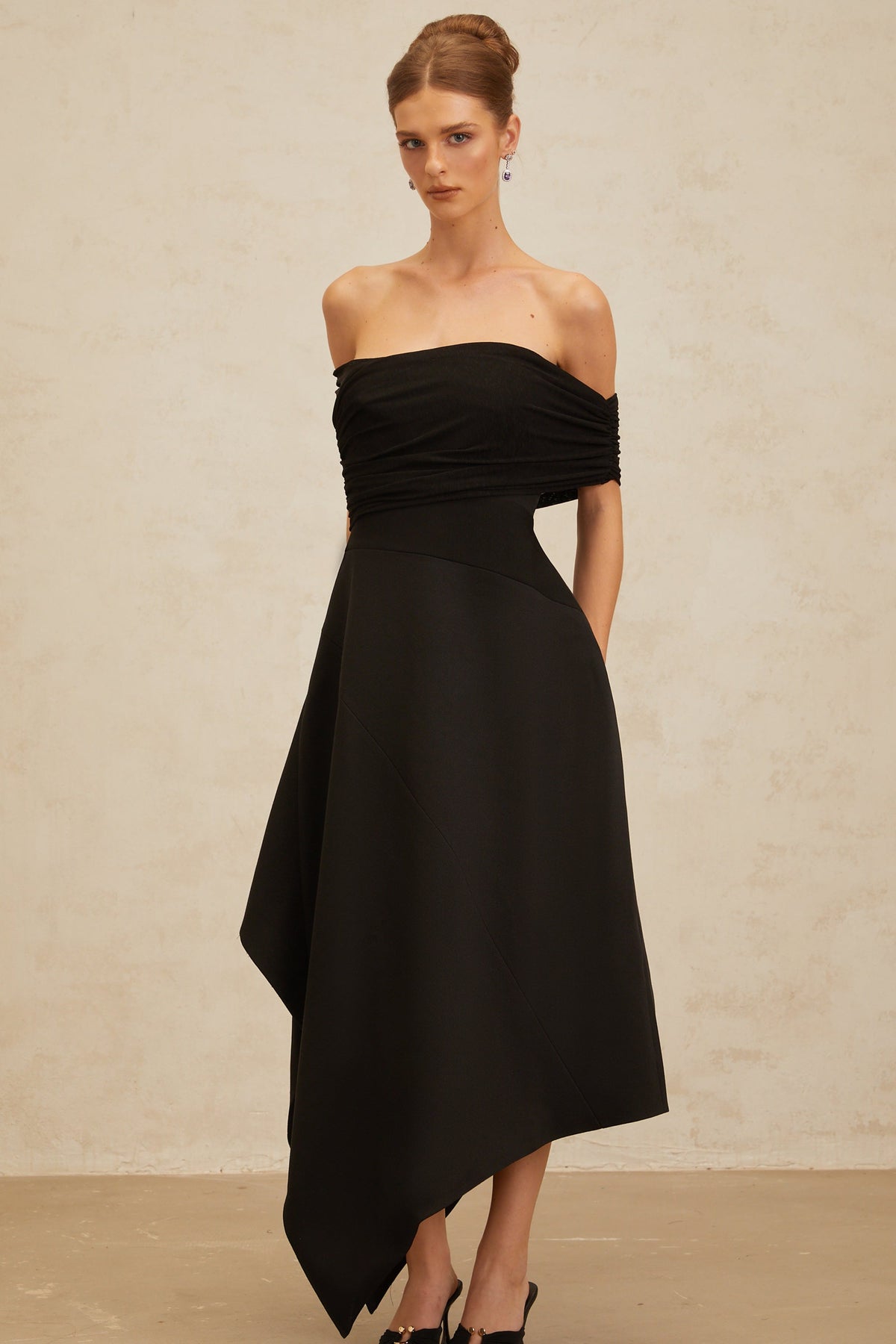 Béryl Black Off-Shoulder Asymmetrical Maxi Dress