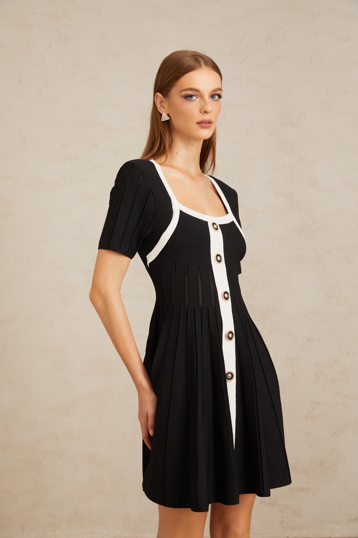 Géraldine Black Contrast Trim Knit Mini Dress