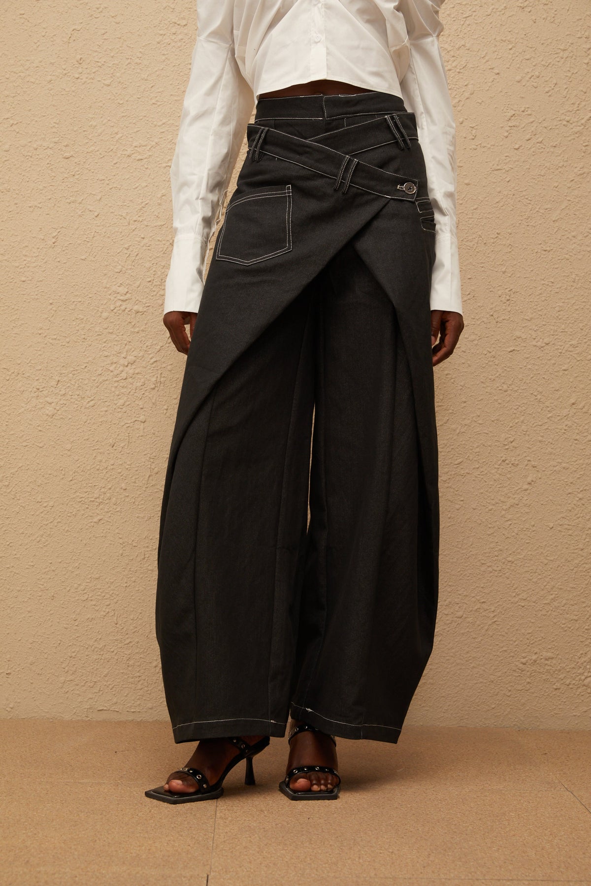 Emma Black Deconstructed Baggy Jeans