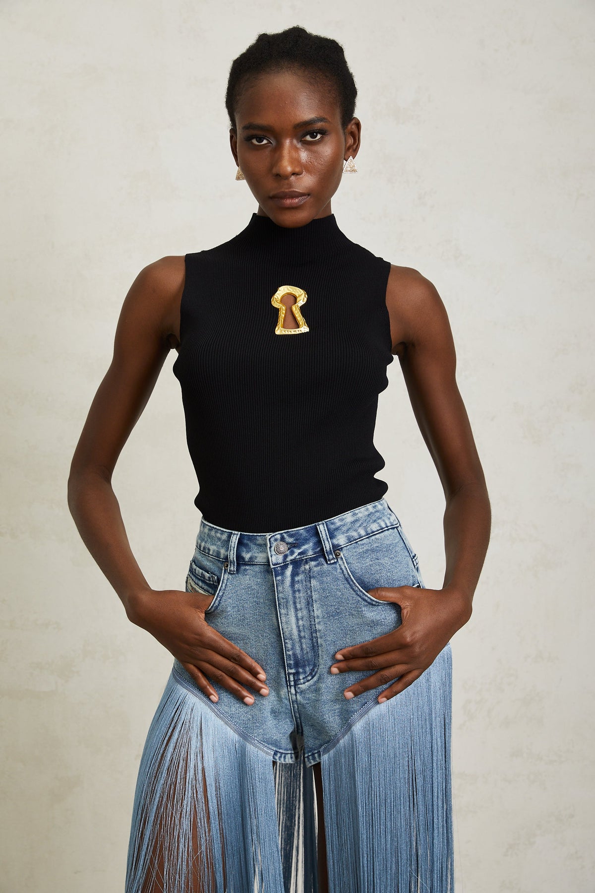 Ysandre Black Ribbed Knit Keyhole Tank Top