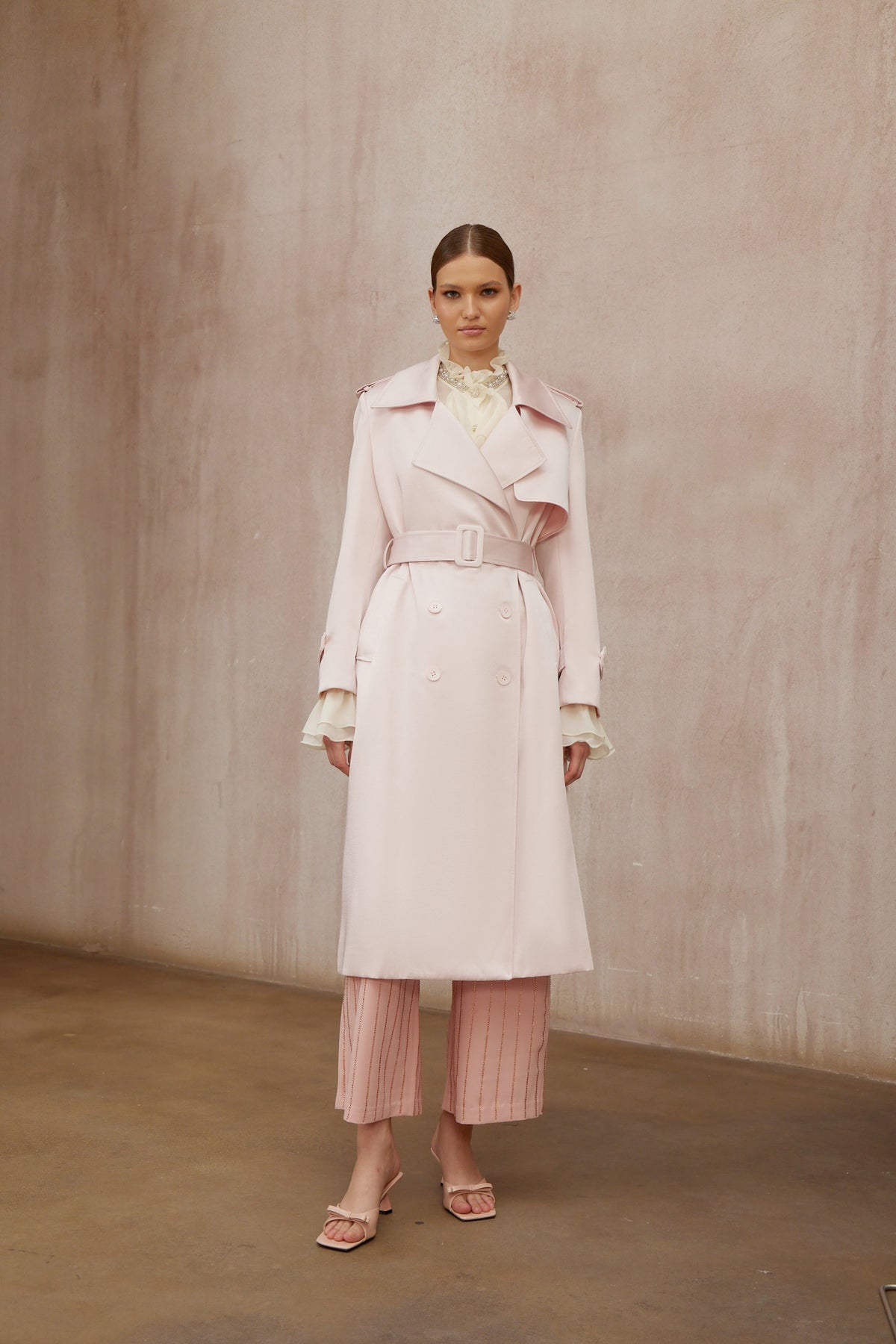 Caméo Pink Double-Breasted Satin Trench Overcoat - Light pink