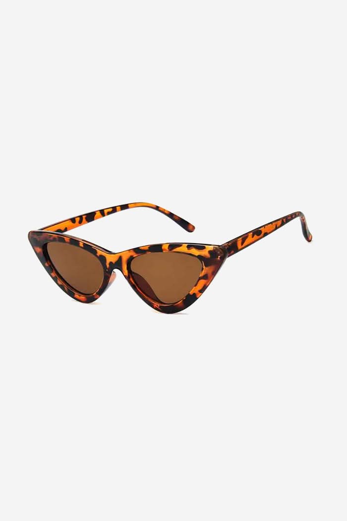 Sharp Cat-Eye Sunglasses with Sleek Frame Design – Tortoise