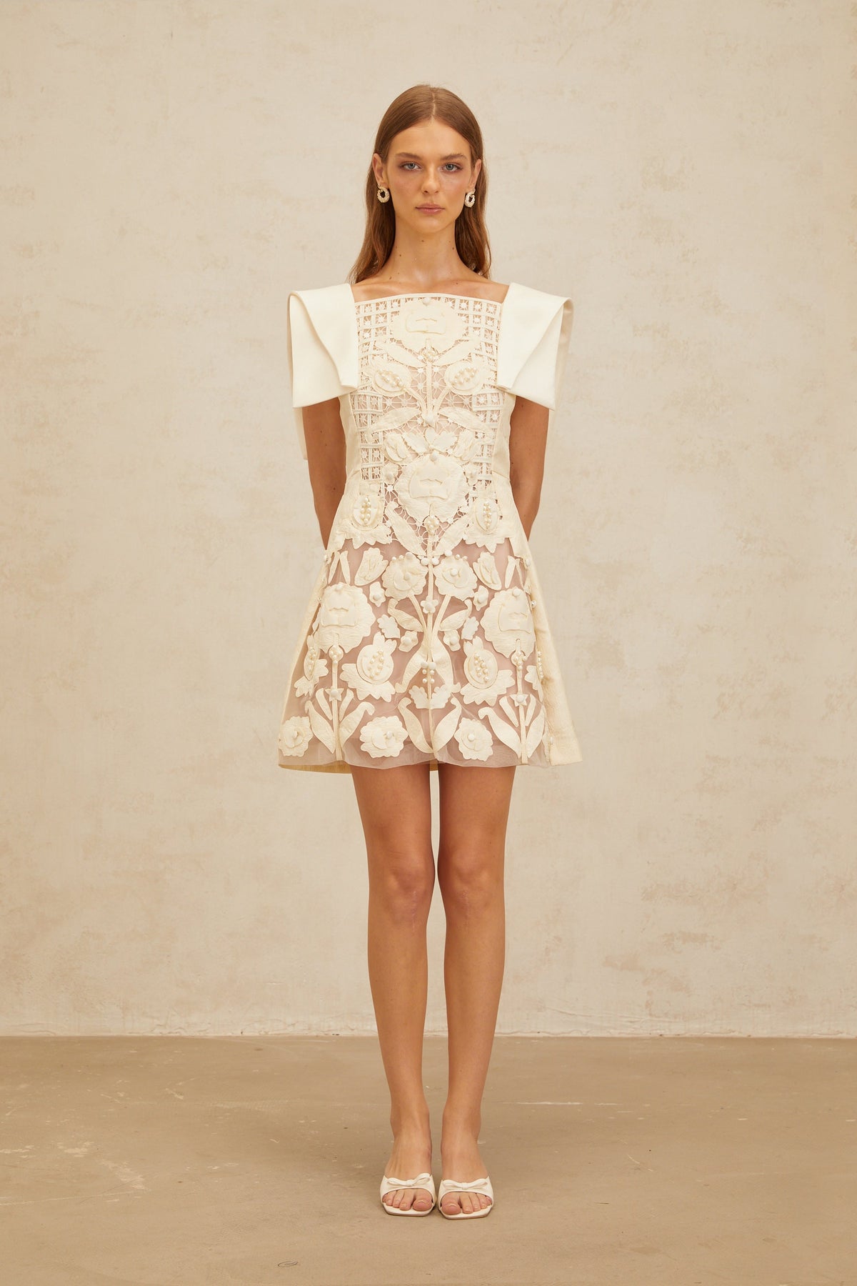 Léa White Floral Appliqué Crochet Mini Dress