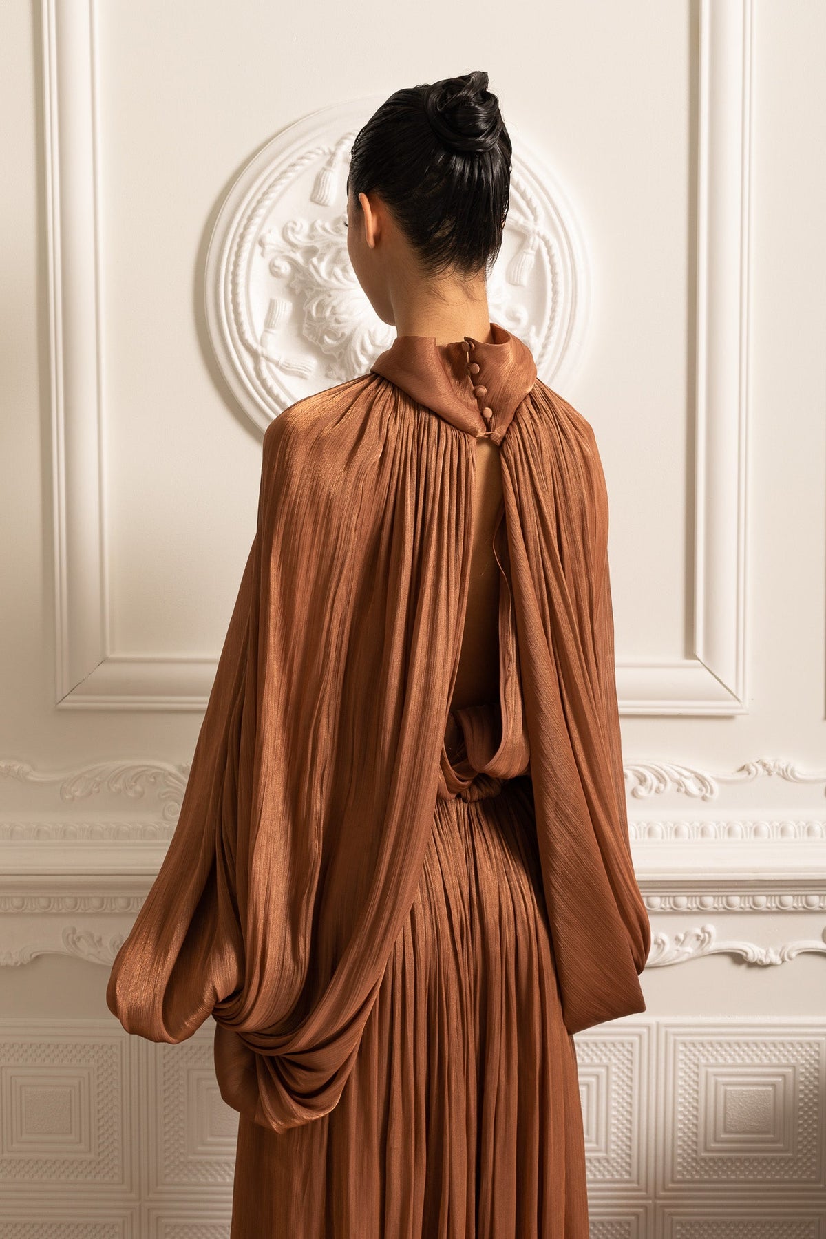 Elegant Gown With Voluminous Sleeves And Flowing Silhouette - Brown