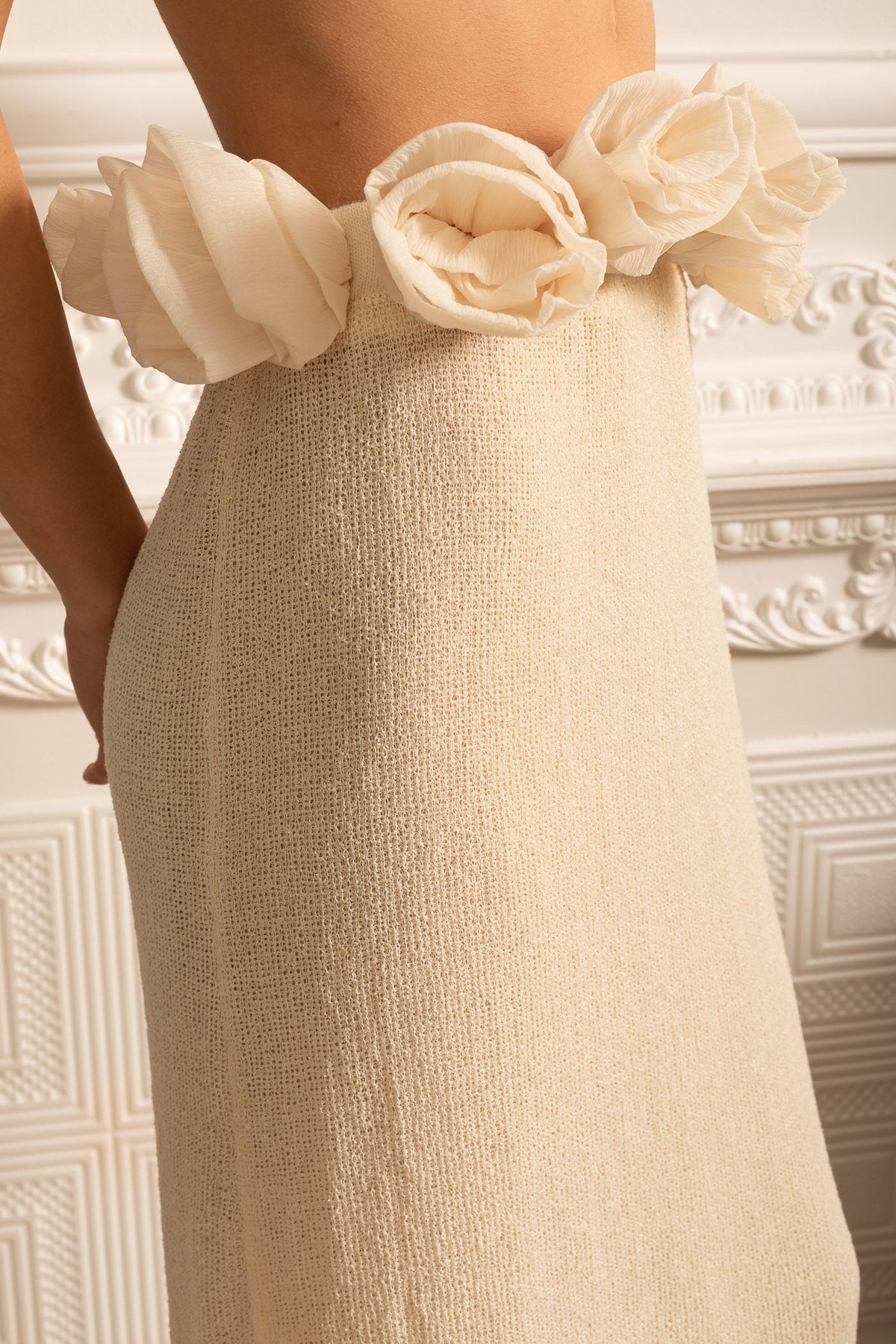 High-Waisted Knit Skirt With 3D Flowers Appliques - Ivoire