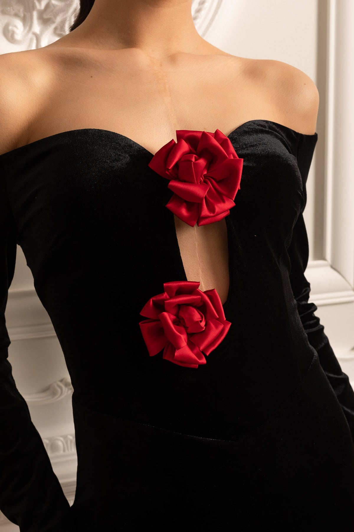 Velvet Off-Shoulder Dress With Deep Neckline And Red Rose Accents - Black