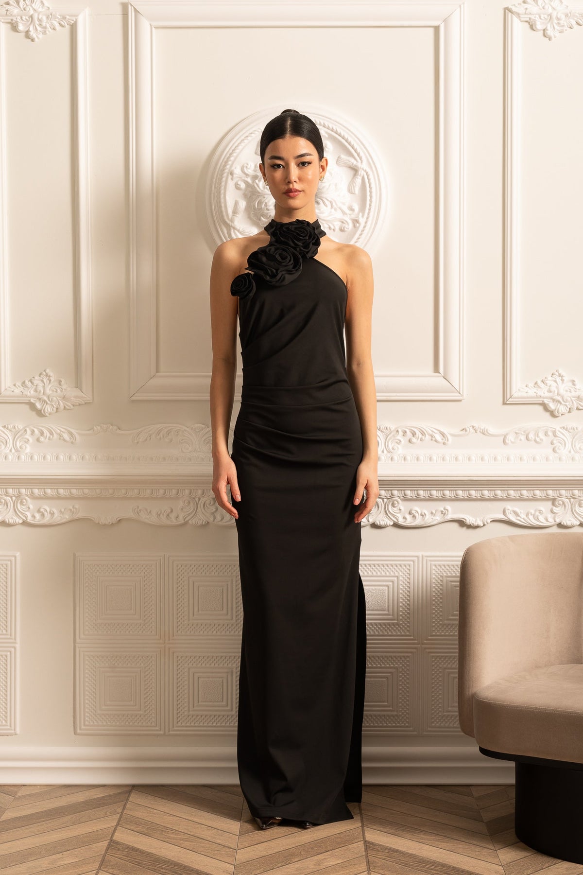 Fitted Dress With 3D Neckline Roses And Side Slit - Black