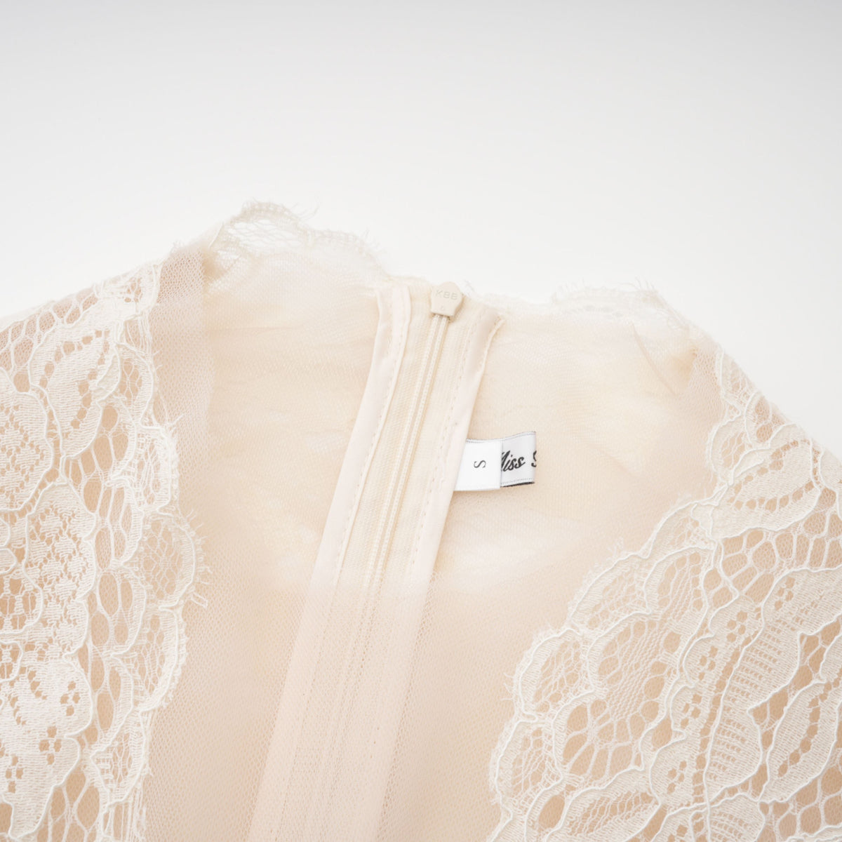 Oliana Ivory Lace Maxi Gown (Final Sale-US Only)