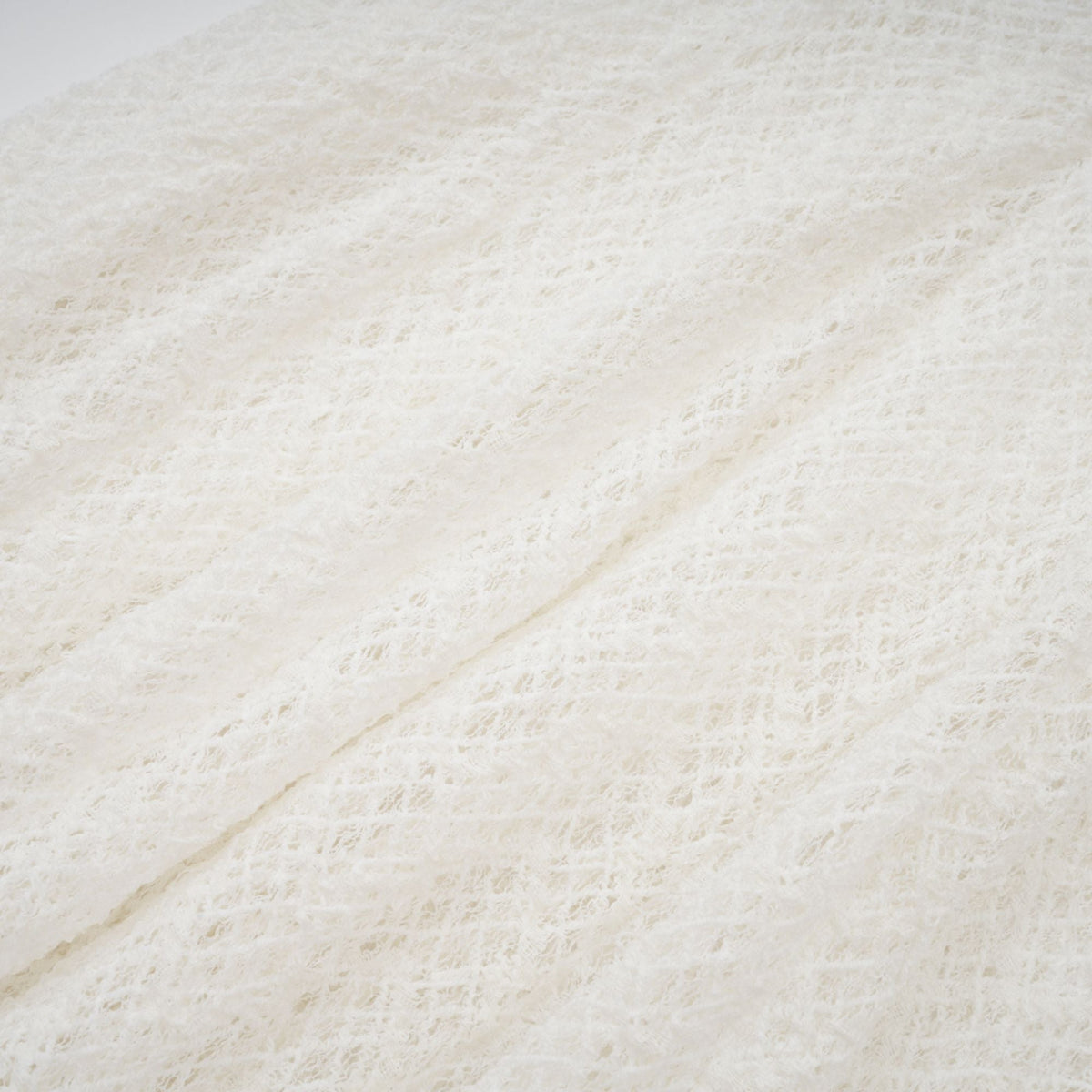 Athena wavy-pattern lace maxi dress in White (Final Sale-US Only)