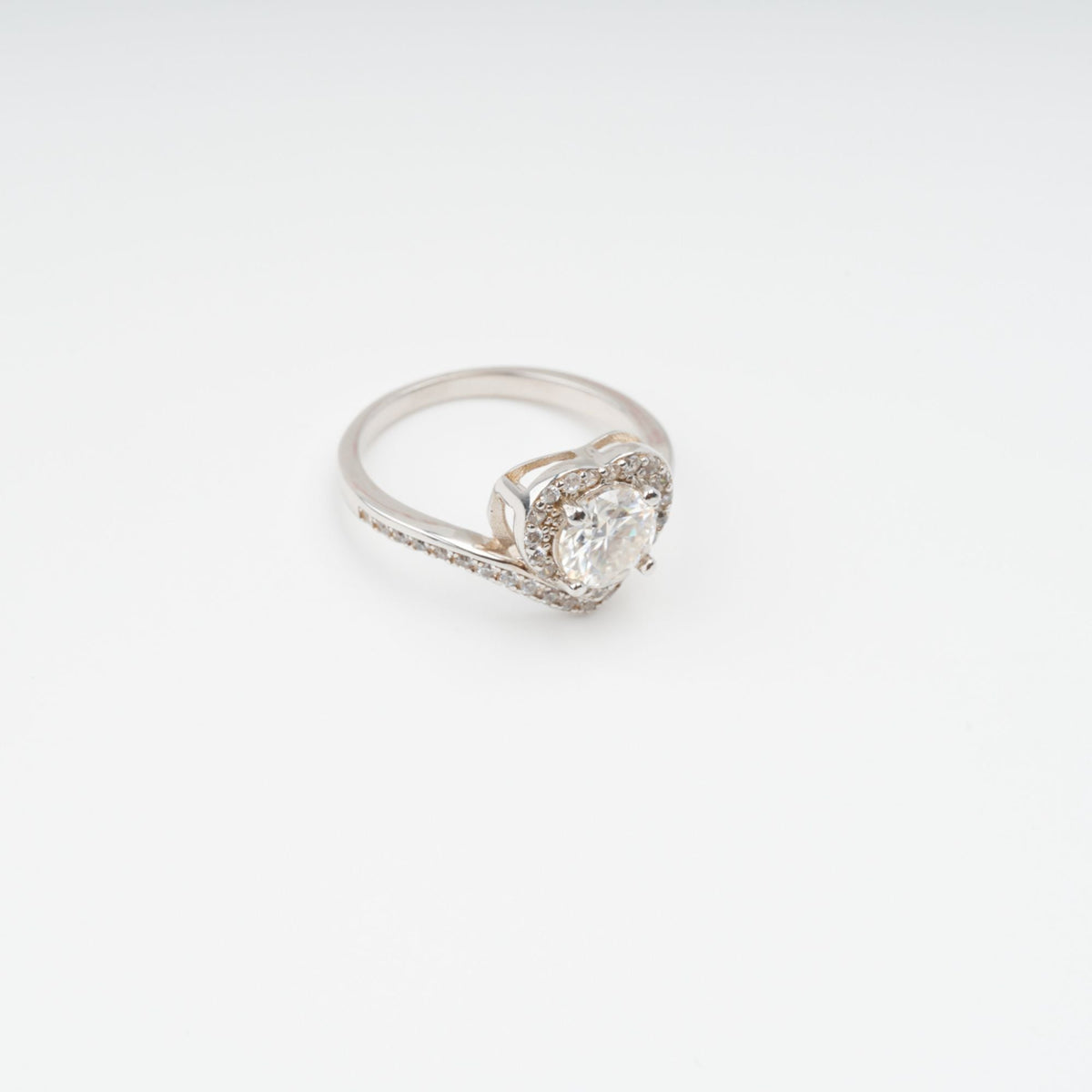 Révérence Heart Shaped Sterling Silver Ring