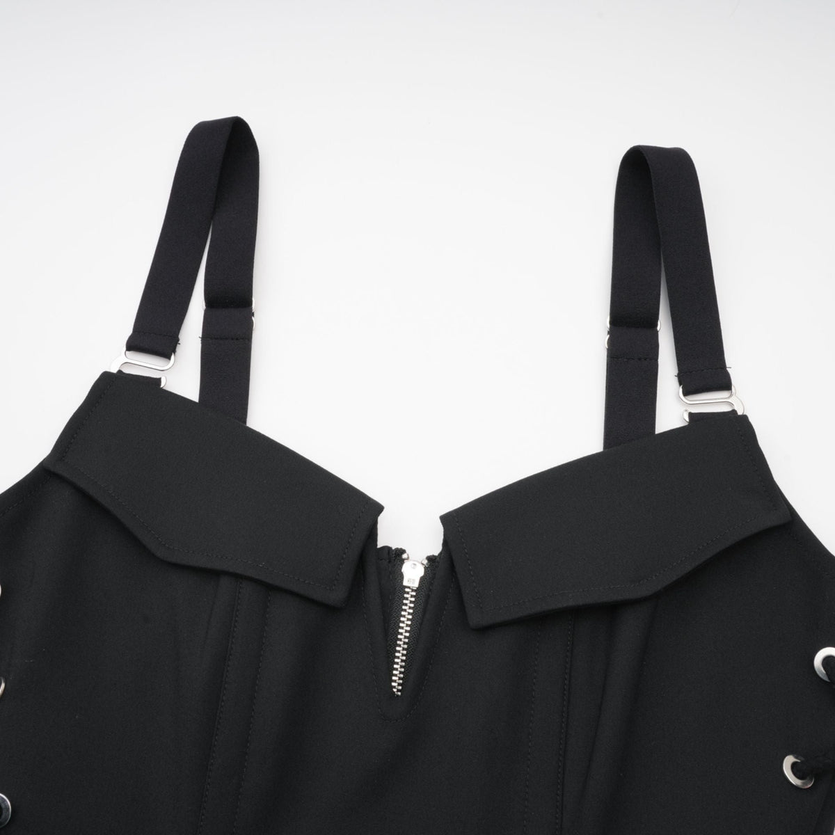 Jaina black hook & eye pocket dress