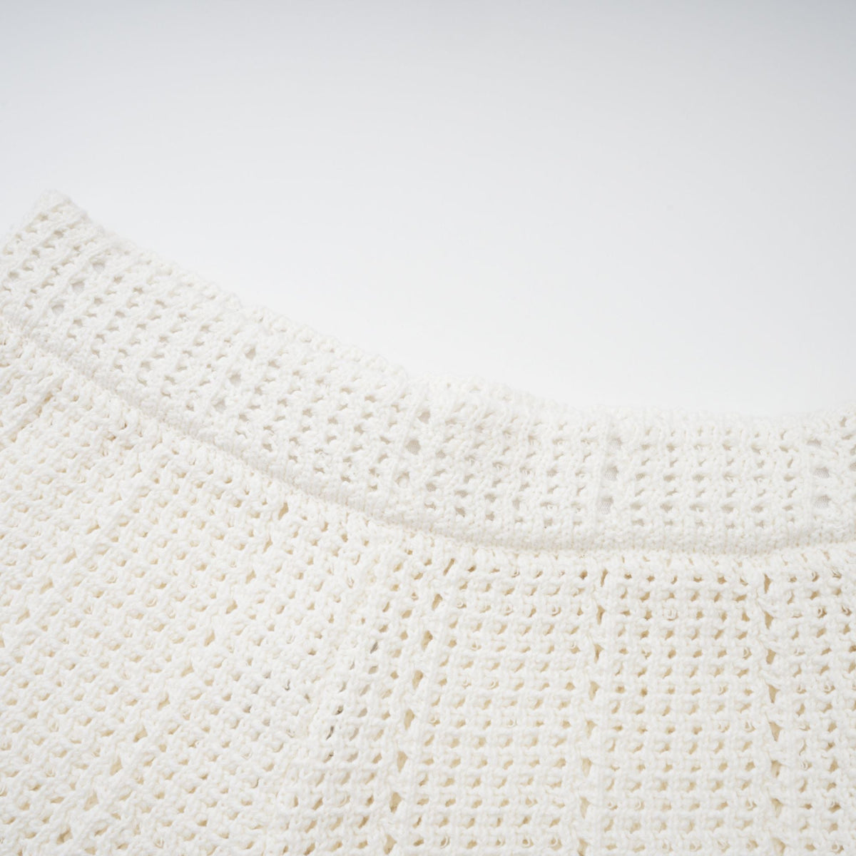 Gisèle White Floral Appliqué Crochet Knit Two-Piece Top and Shorts Set