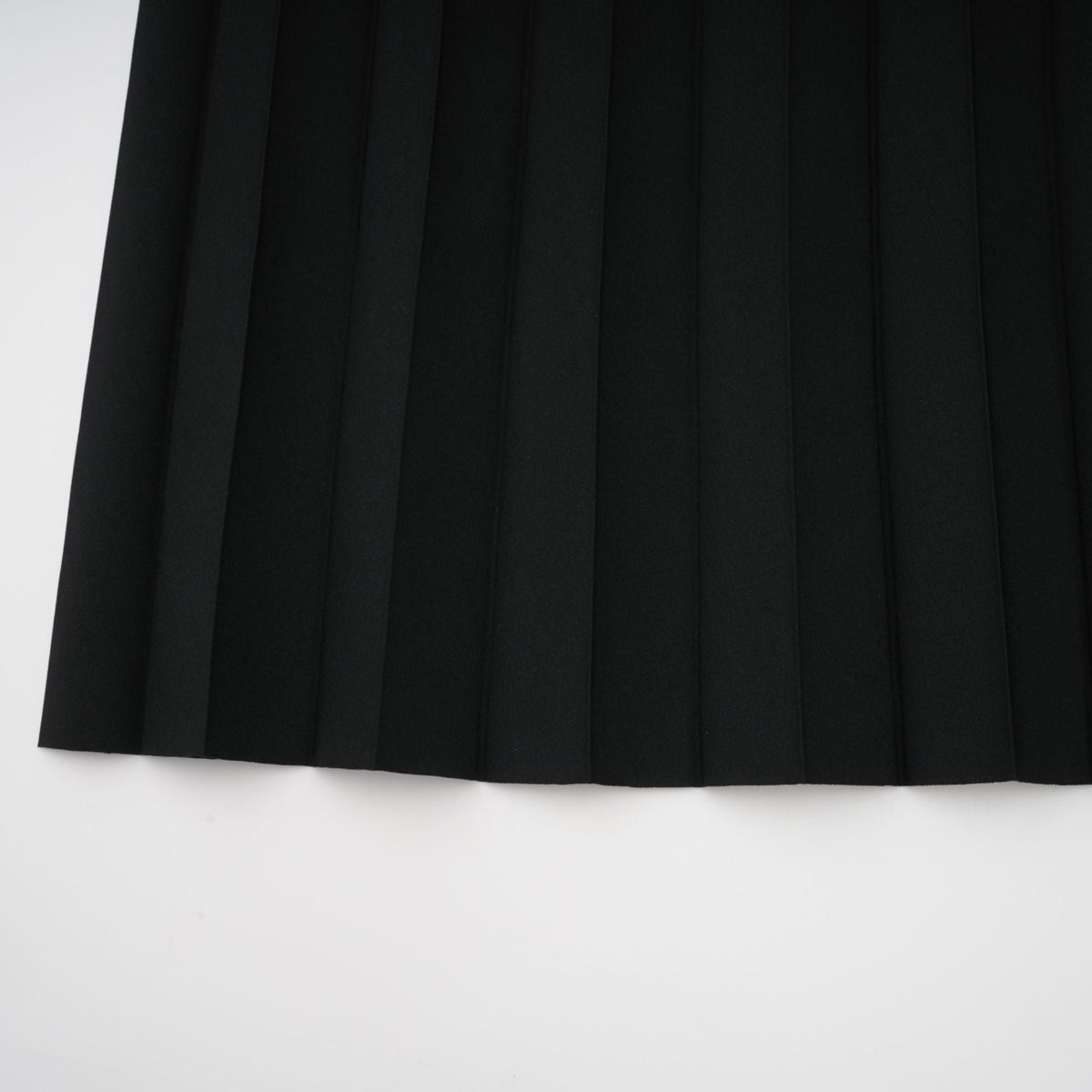 Dextard black gilded creased top & skirt matching set