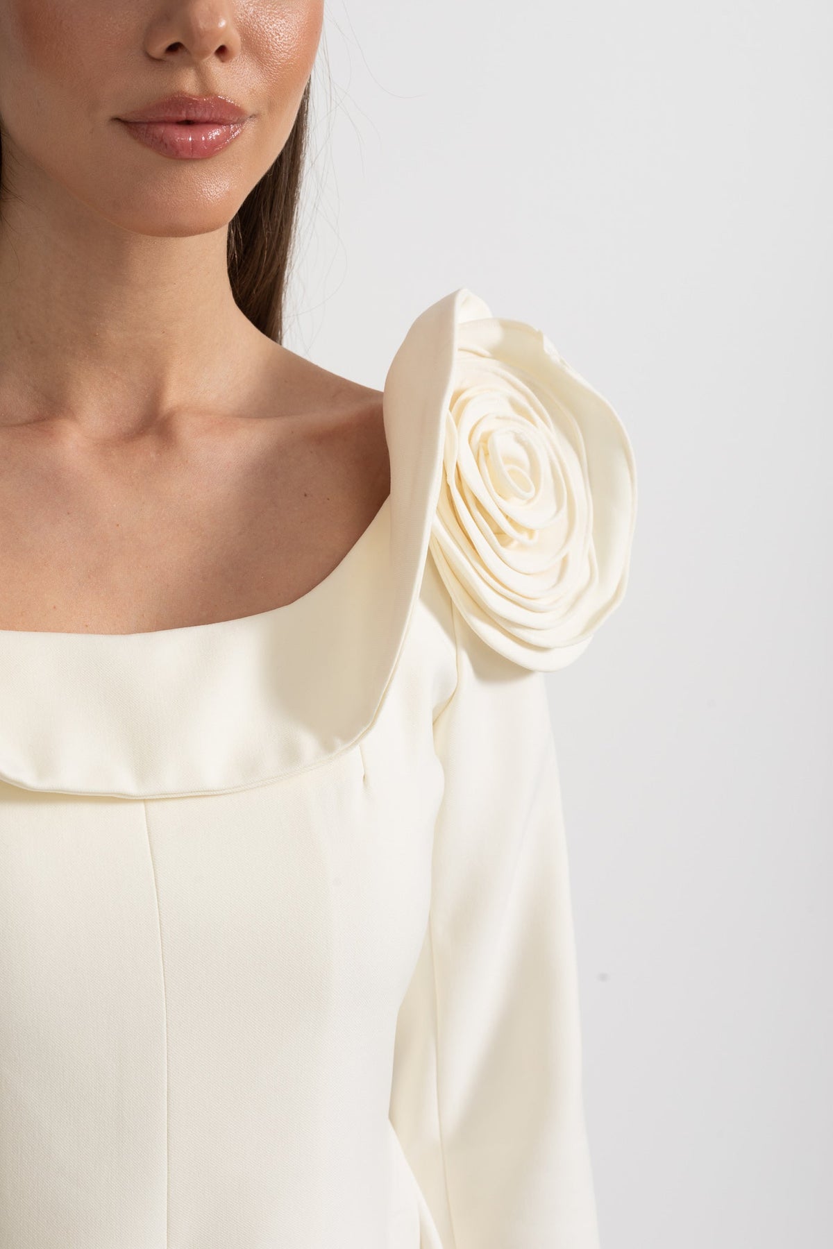 Elegant Mini Dress With Square Neckline, 3D Floral Appliques And Flared Skirt - Ivoire