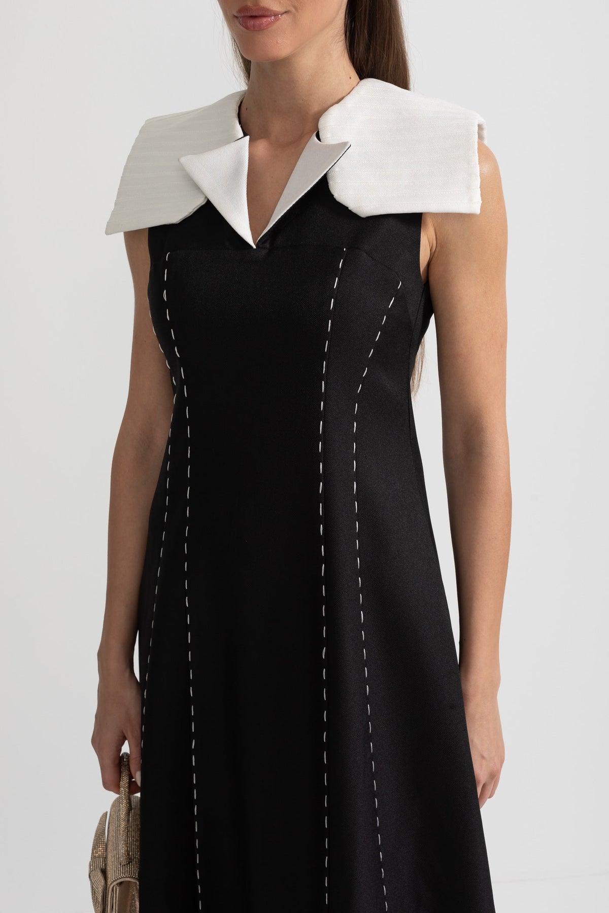 Contrasting Stitch Sleeveless Midi Dress With Oversized White Shoulders - Black