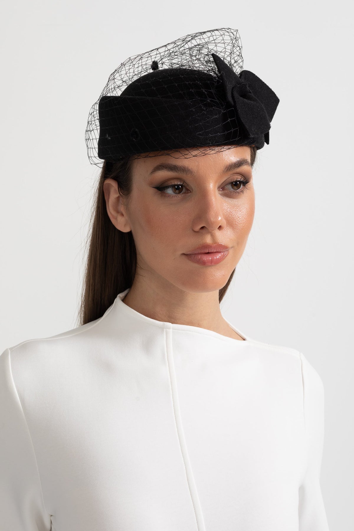 Elegant Hat With Delicate Netting And Decorative Bow Applique - Black