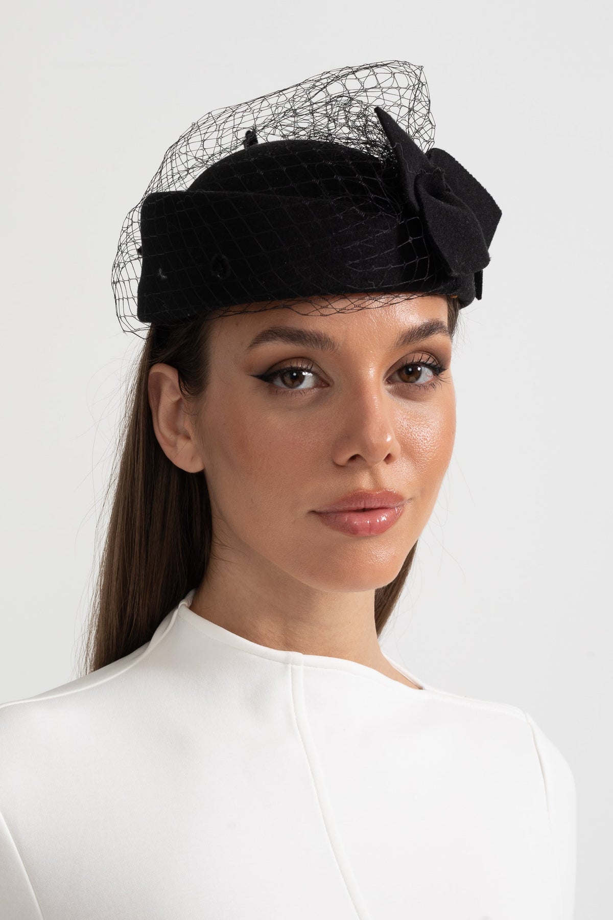 Elegant Hat With Delicate Netting And Decorative Bow Applique - Black