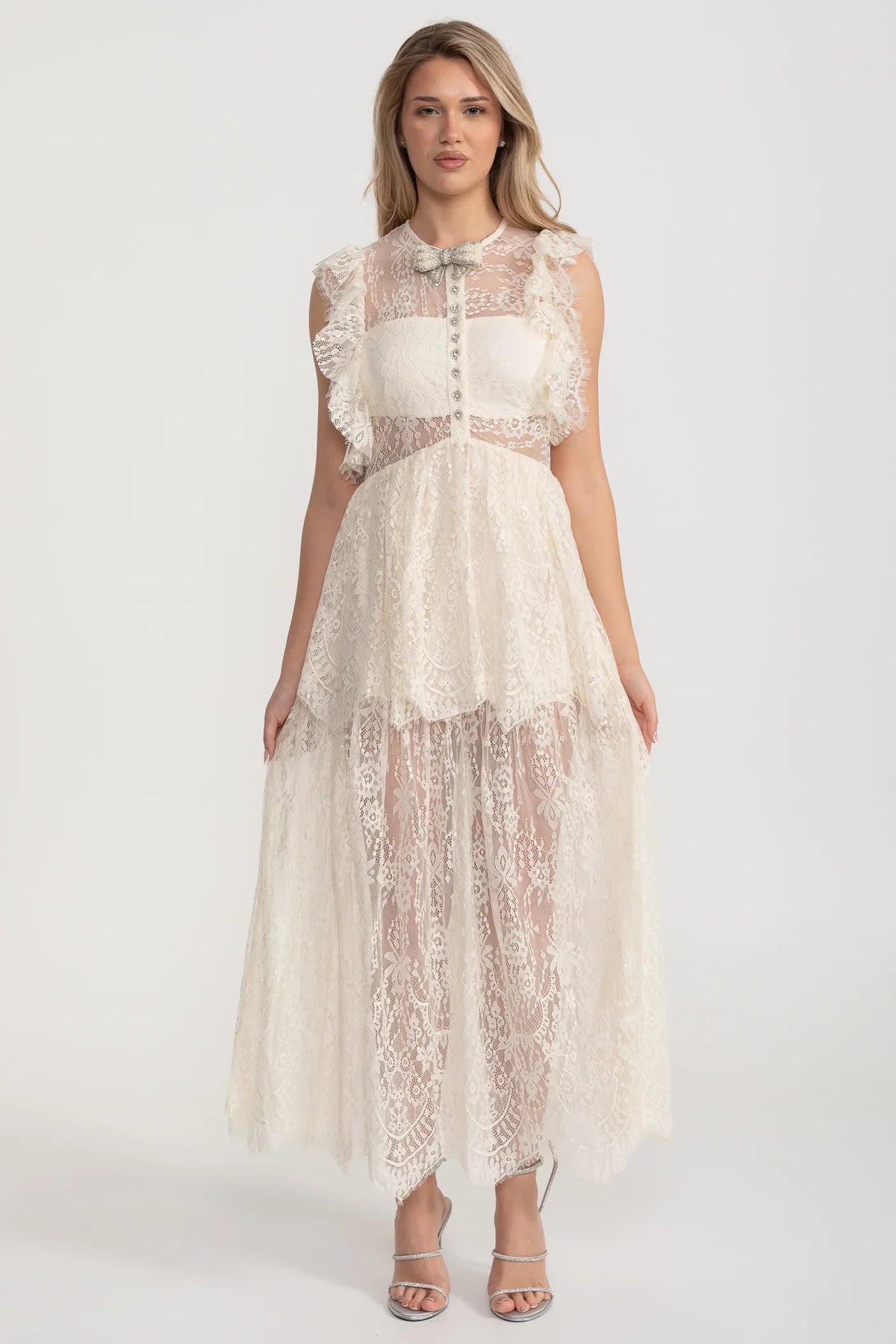 Elegant Vintage-Inspired Lace Dress With Ruffled Details And Layered Skirt - Ivoire