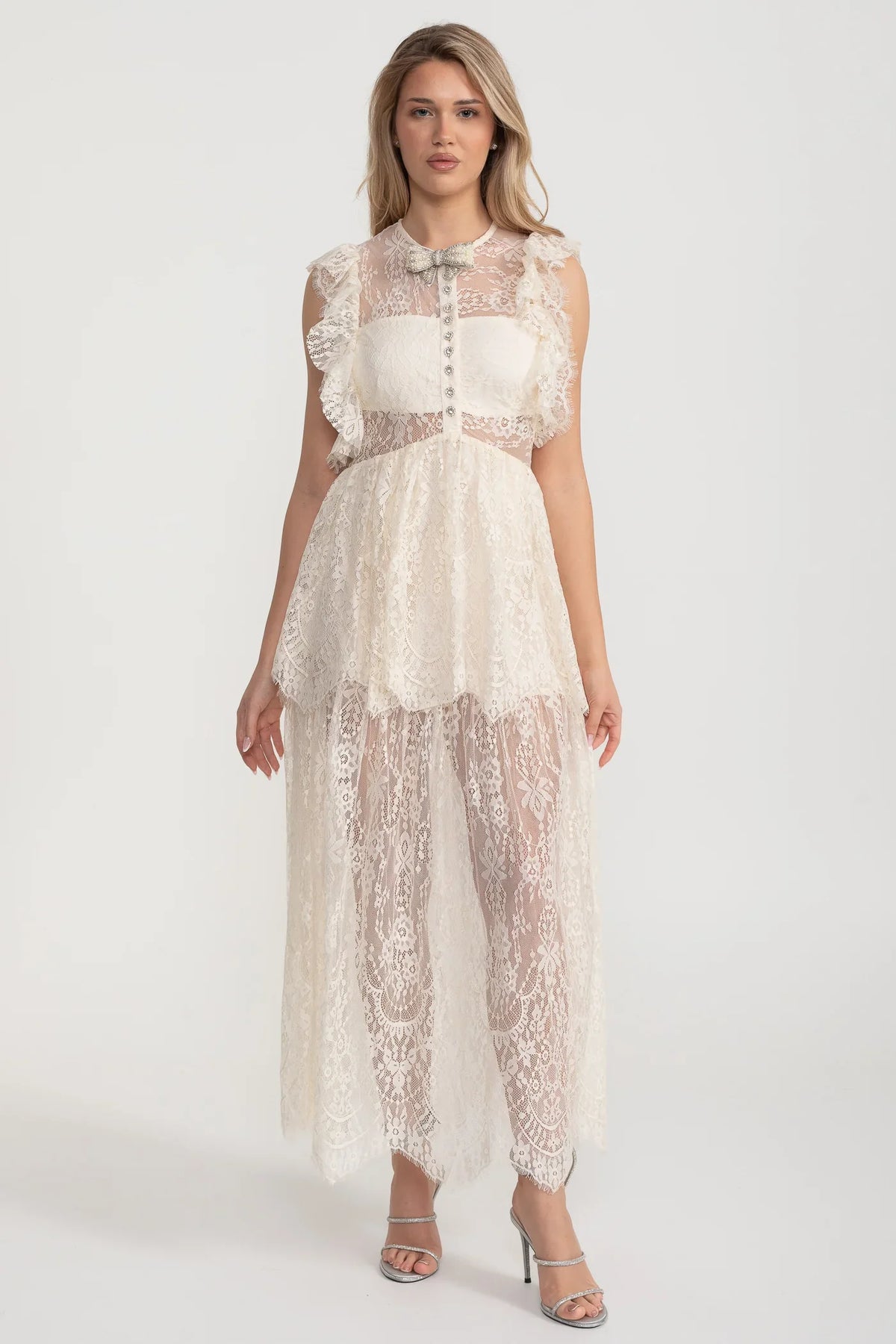 Elegant Vintage-Inspired Lace Dress With Ruffled Details And Layered Skirt - Ivoire