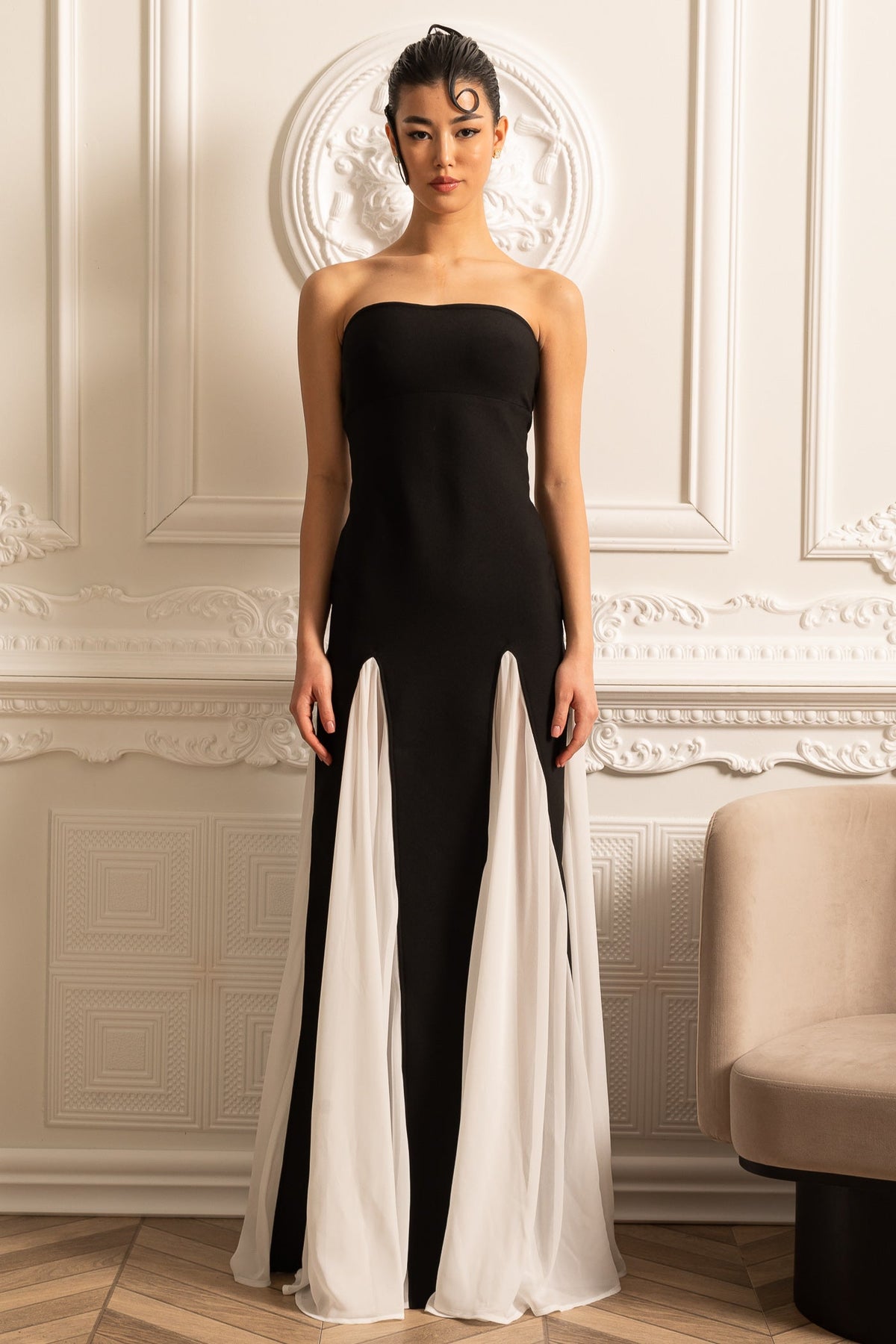 Elegant Gown With Contrasting Chiffon Panel Accents - Black