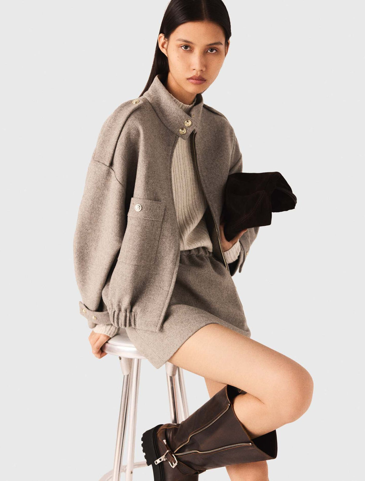 MADDY VIVIENNE BEIGE MIXED WOOL OVERSIZED JACKET WITH HIGH COLLAR AND GOLD BUTTONED FINISHES - BEIGE