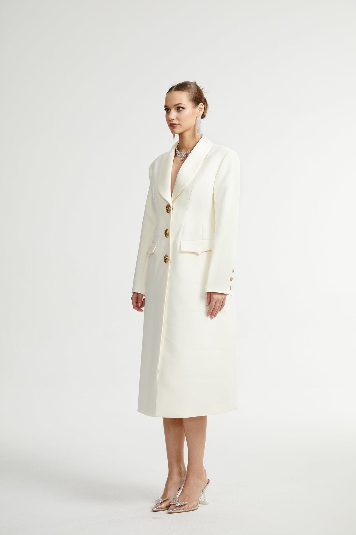 Illyria white single-breasted long coat