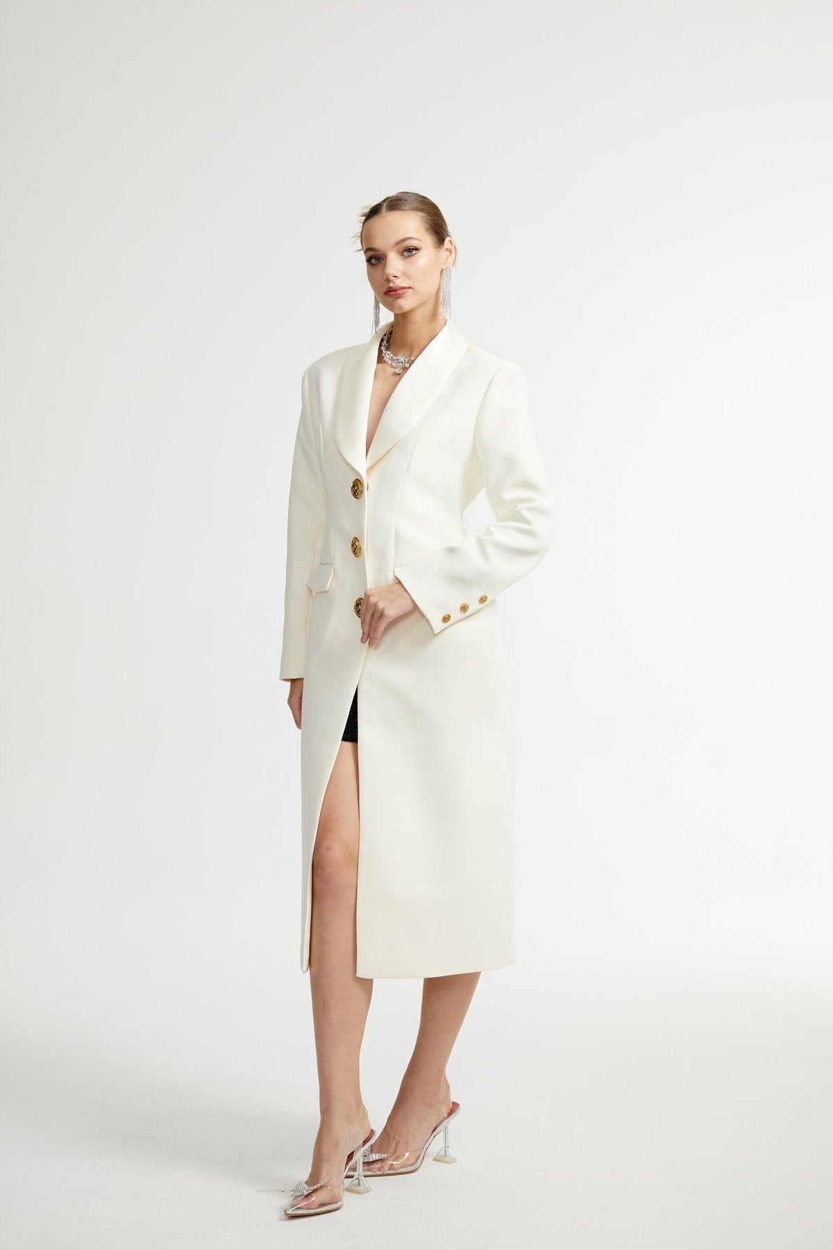 Illyria white single-breasted long coat