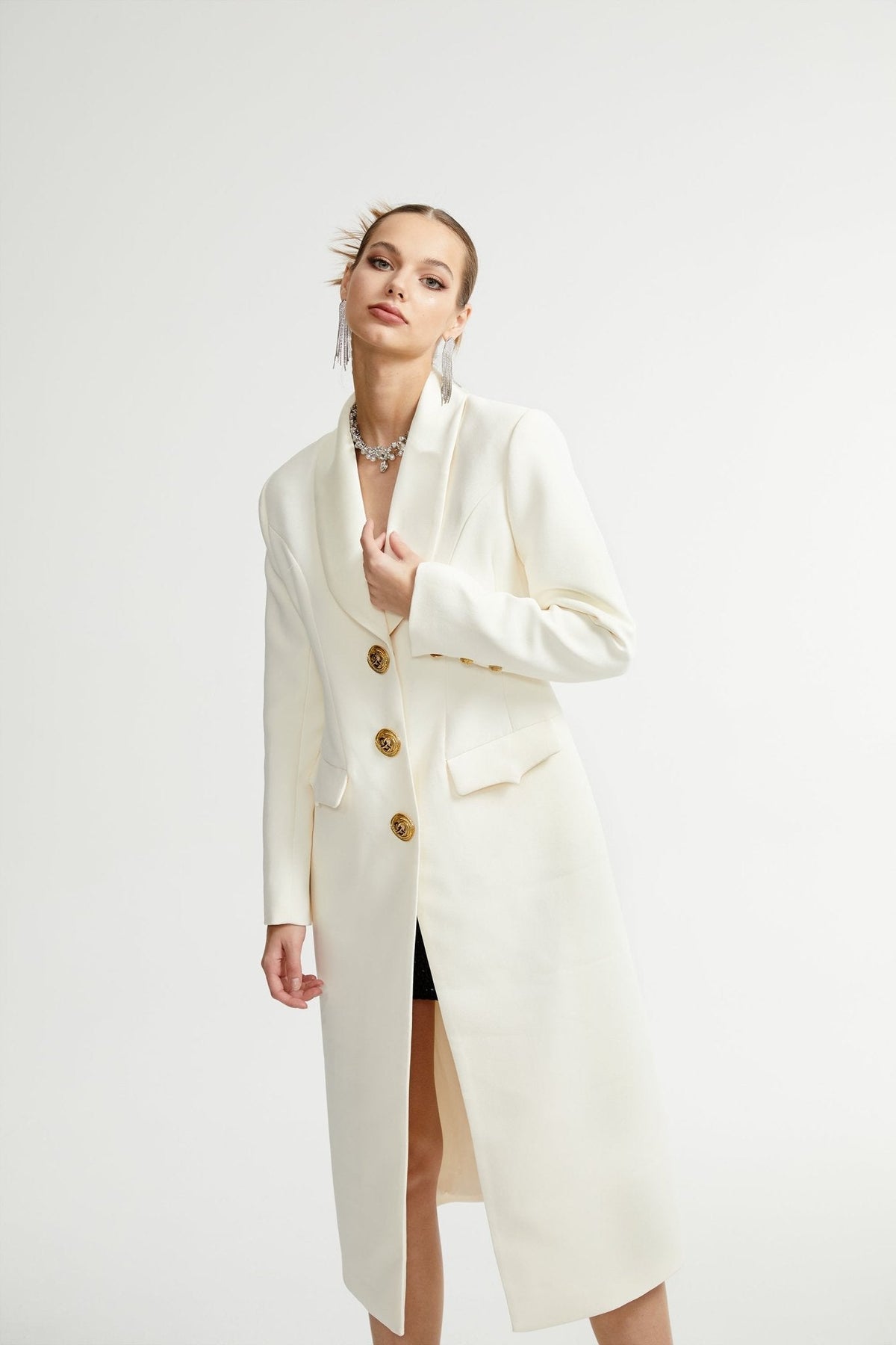 Illyria white single-breasted long coat