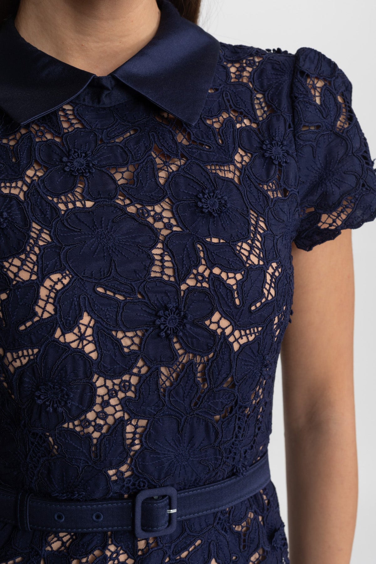 Lace Midi Dress with Belted Waist and Collared Neckline – Navy