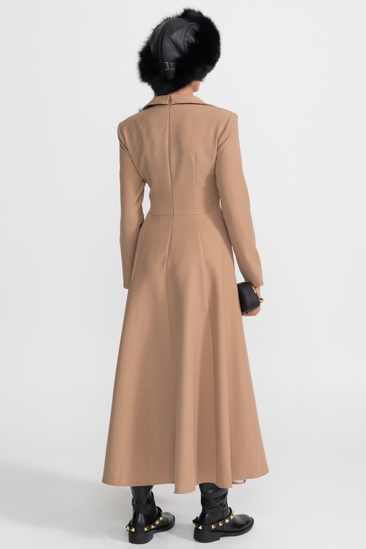 Long Sleeve Dress With Knotted Waist Detail – Camel