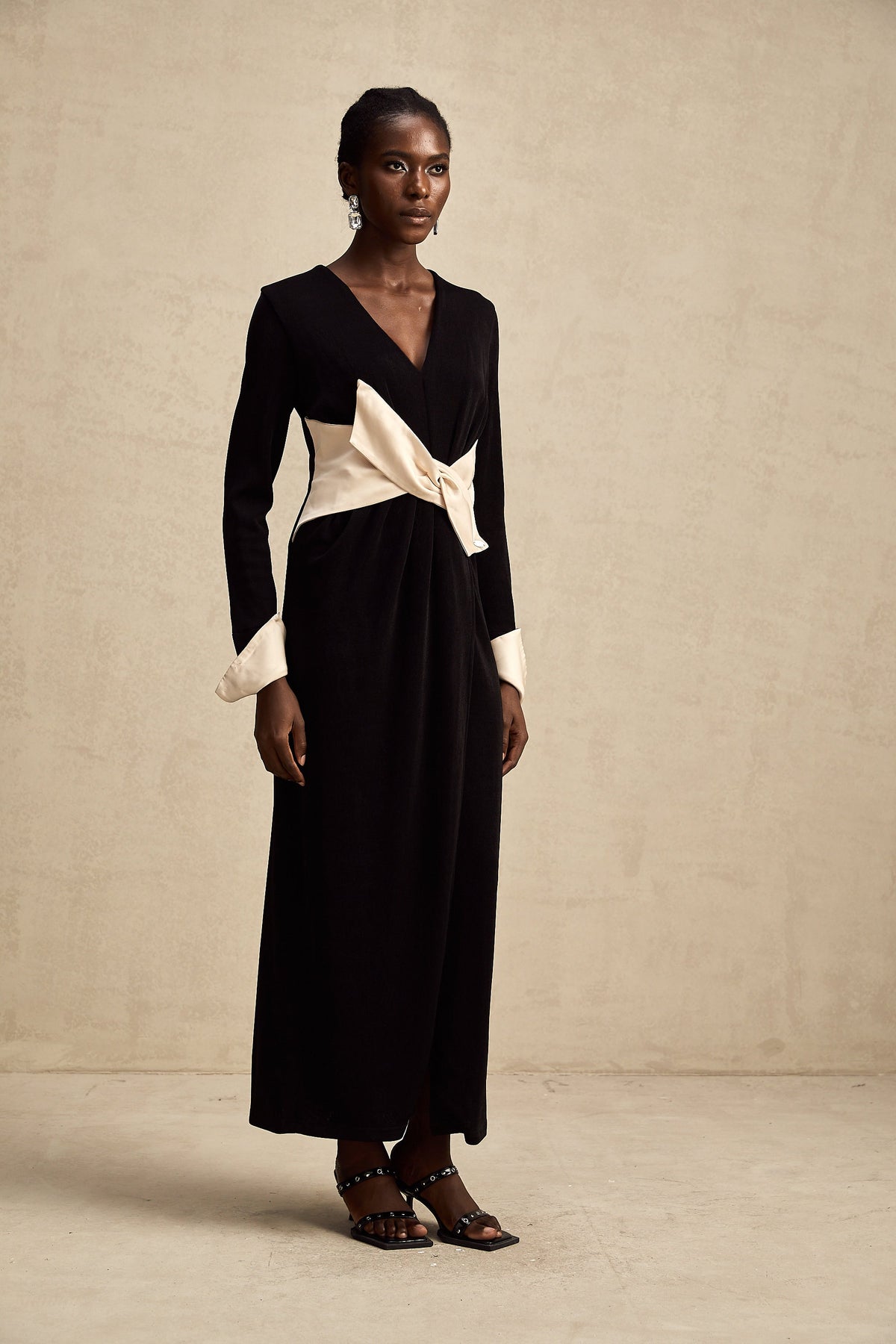Karine contrast-color bowknot v-neck maxi dress (Final Sale-US Only)