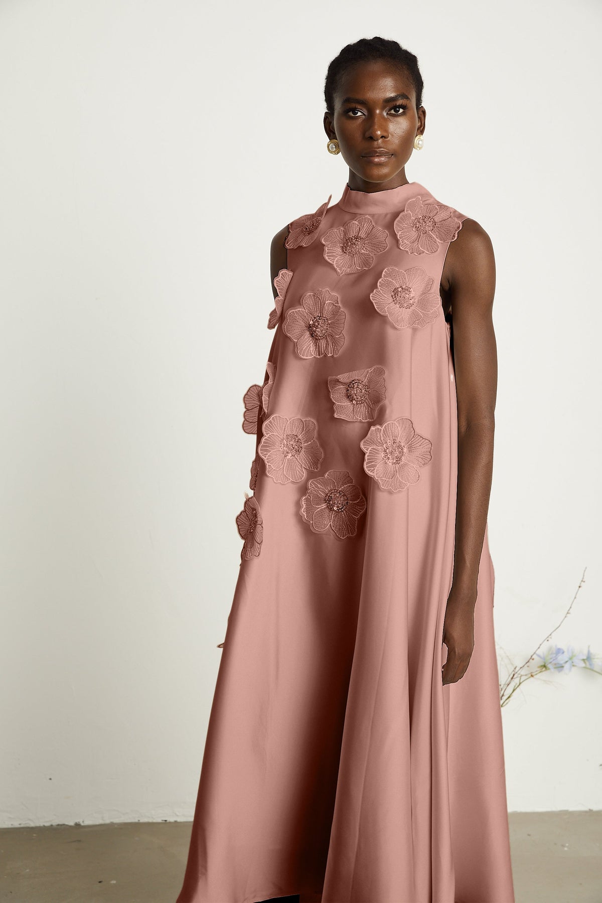 Émilie sleeveless floral-applique midi dress in Pink