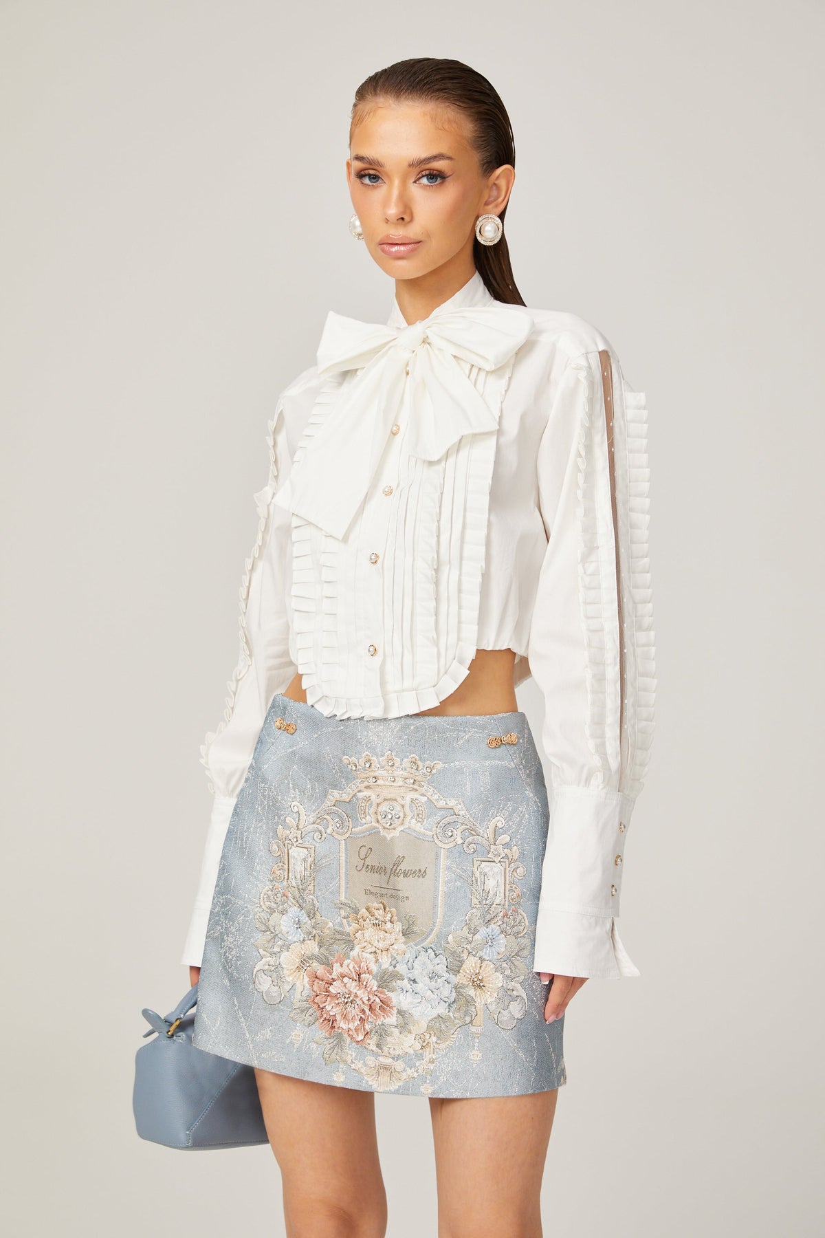 Aliénor blue embroidered mini skirt