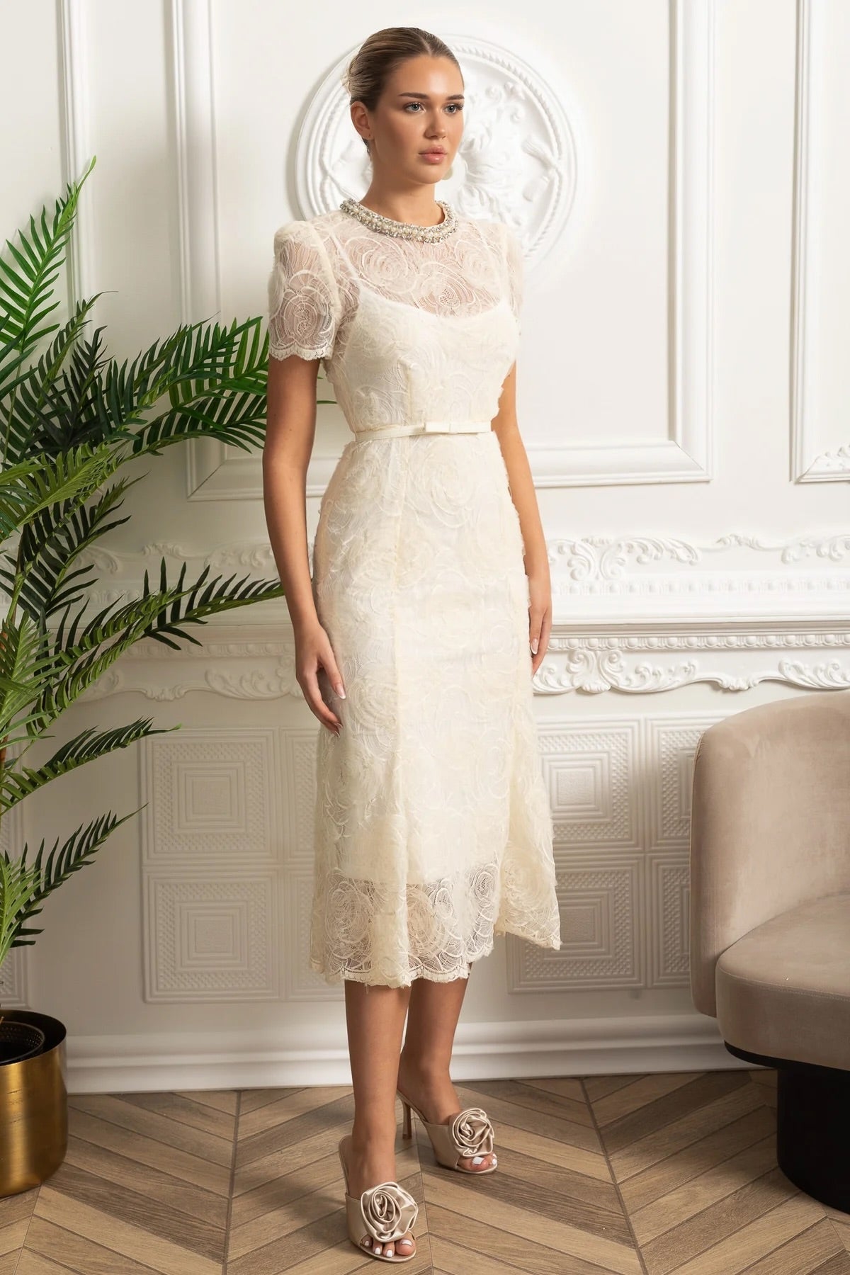 Midi Lace Dress with Short Sleeves and Delicate Waist Belt - Ivoire