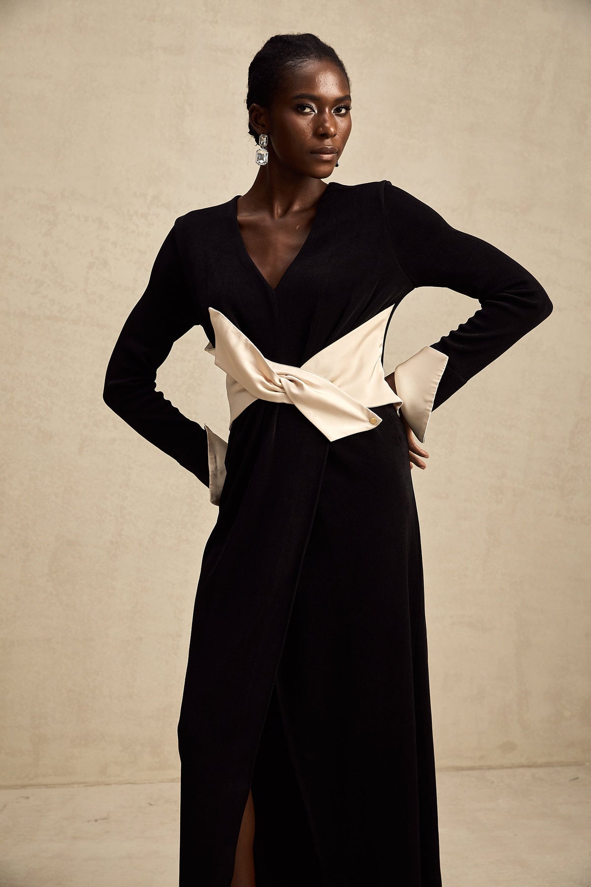Karine contrast-color bowknot v-neck maxi dress (Final Sale-US Only)