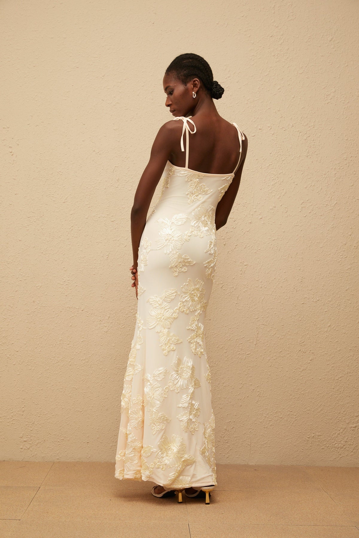 Énigme Neutral Jacquard Floral Maxi Dress (Final Sale-US Only)