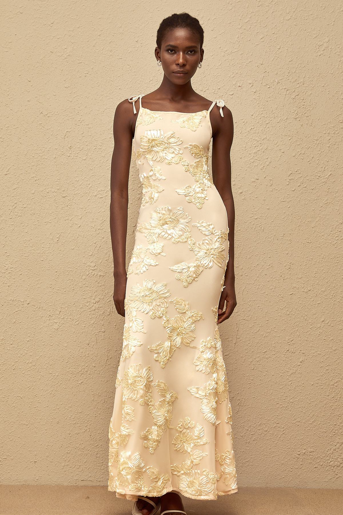 Énigme Neutral Jacquard Floral Maxi Dress (Final Sale-US Only)