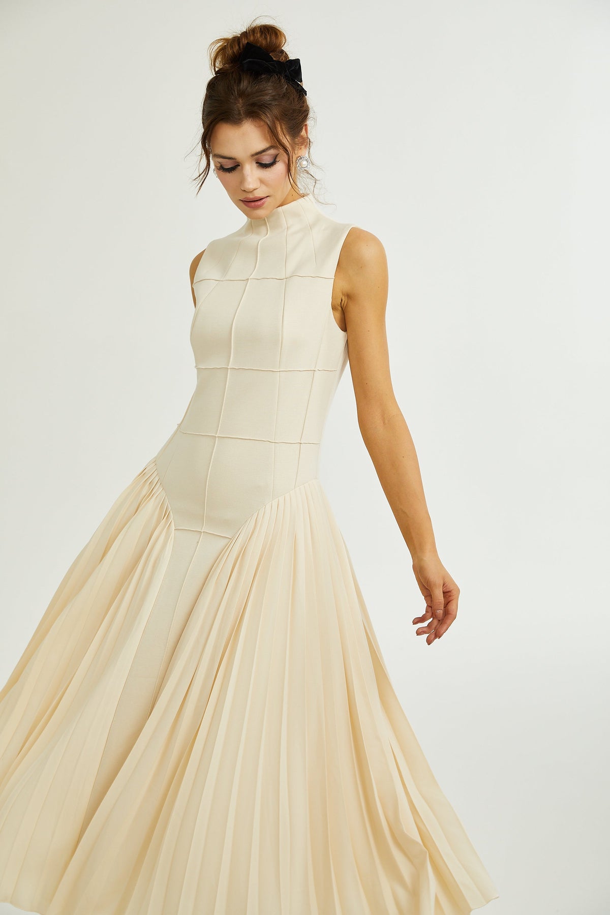 Safiya sleeveless pleated dress (Final Sale-US Only)