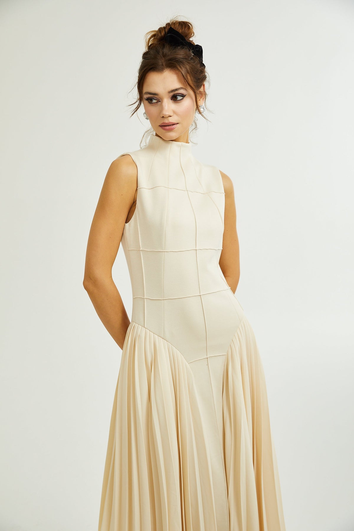 Safiya sleeveless pleated dress (Final Sale-US Only)