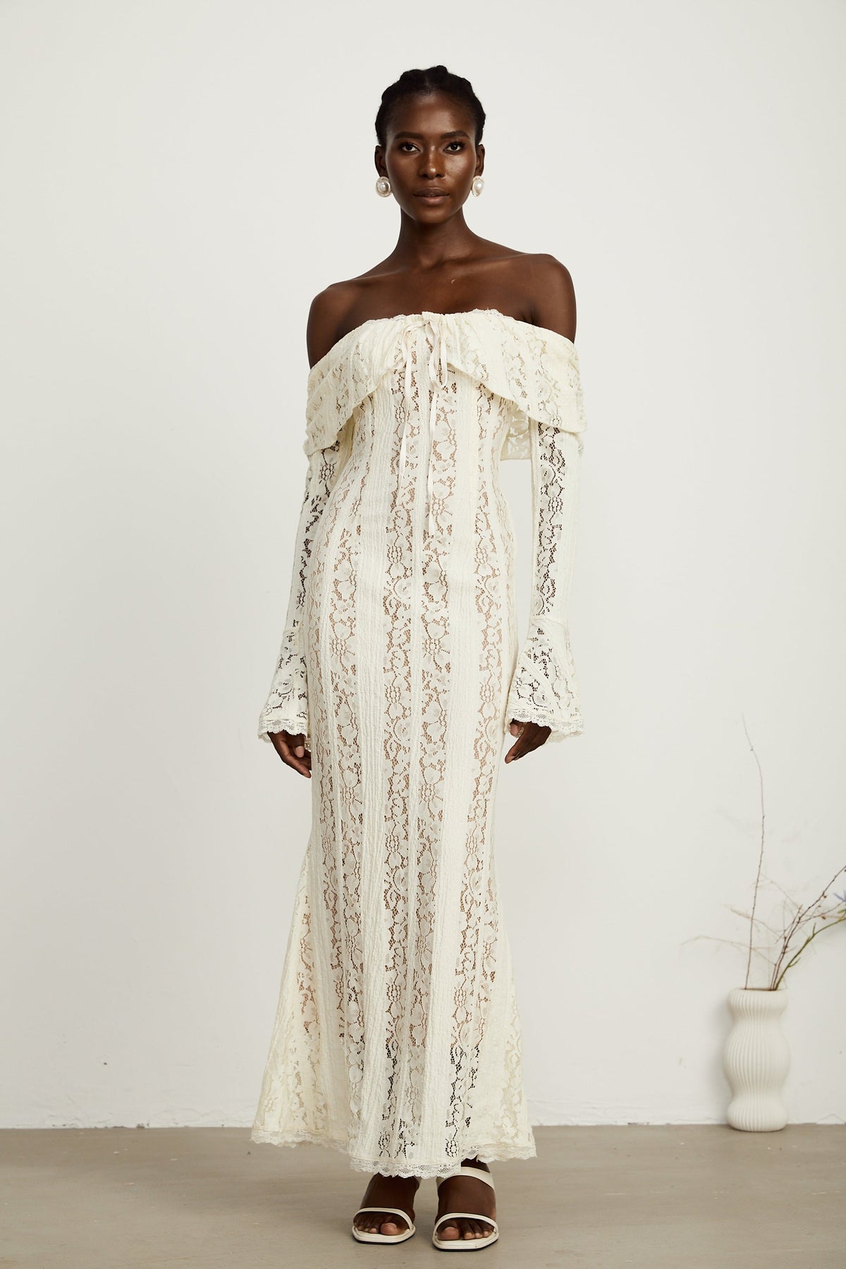 Émeline floral lace flared-cuff maxi dress in Neutrals (Final Sale-US Only)
