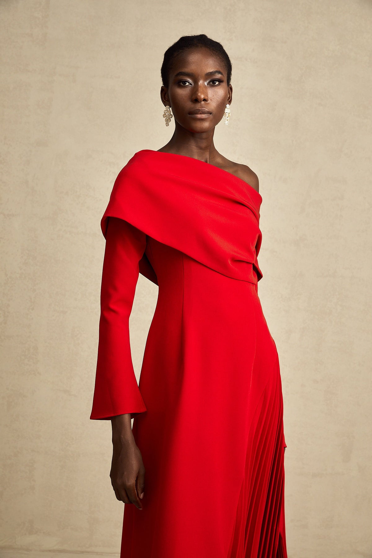 Valentine high-slit pleated maxi dress in Red